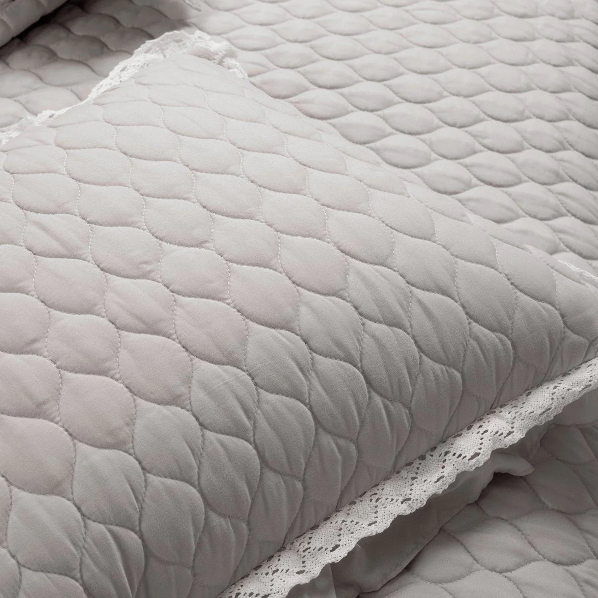 Ella Ruffle Lace 3 Piece Quilt Set - Image 14