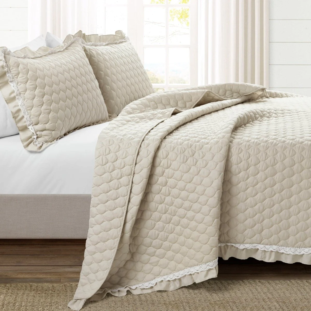 Ella Ruffle Lace 3 Piece Quilt Set - Image 3