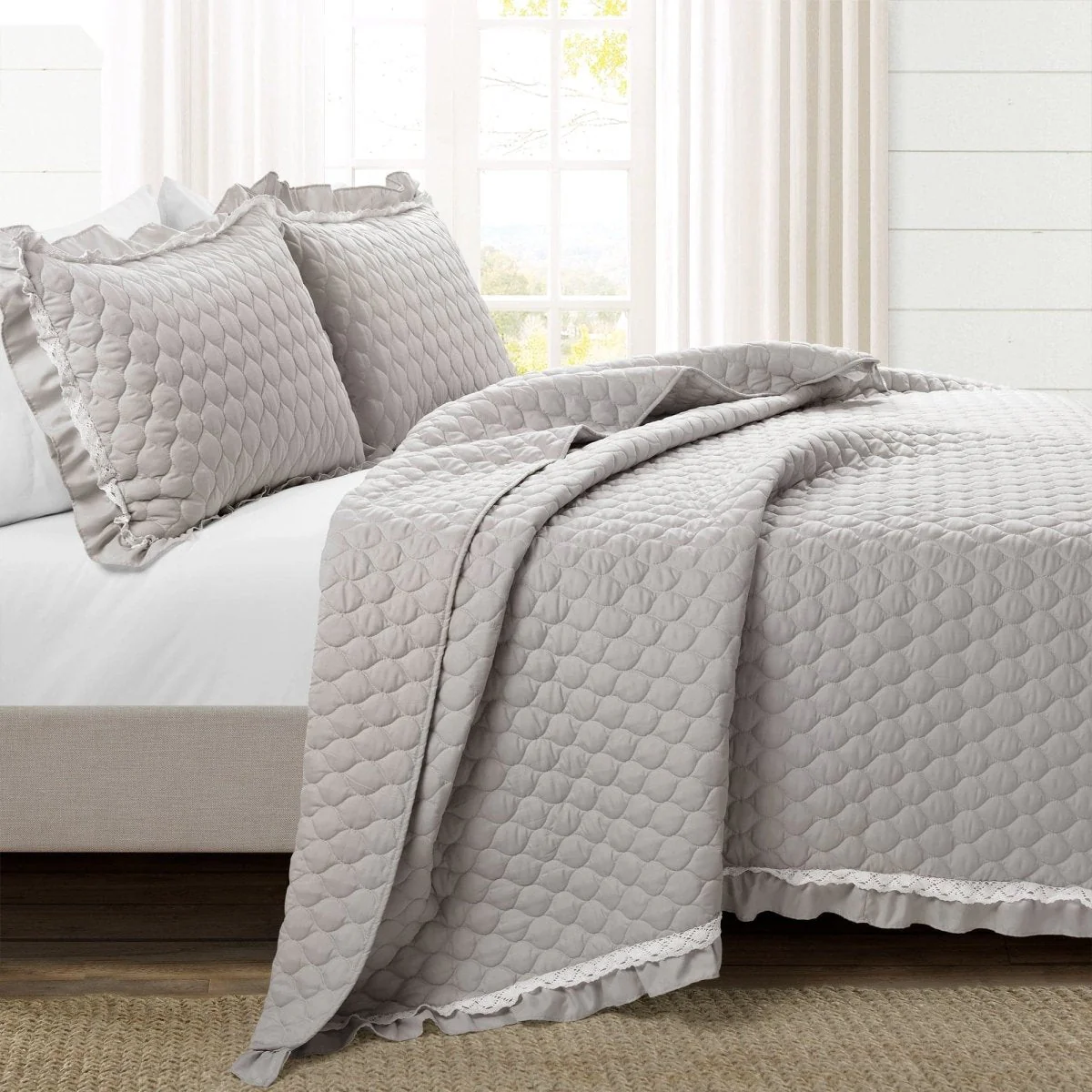 Ella Ruffle Lace 3 Piece Quilt Set - Image 4