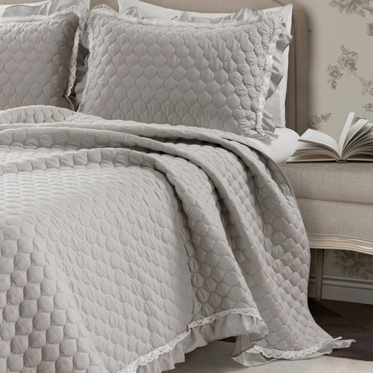 Ella Ruffle Lace 3 Piece Quilt Set - Image 8