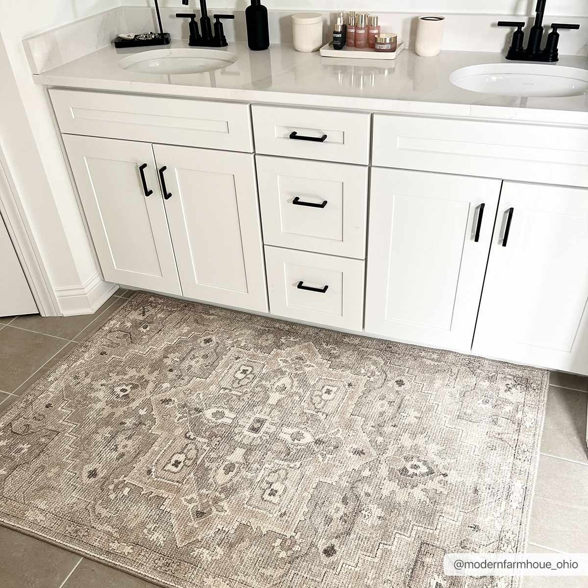 Elle Medallion Light Gray Area Rug - Image 4