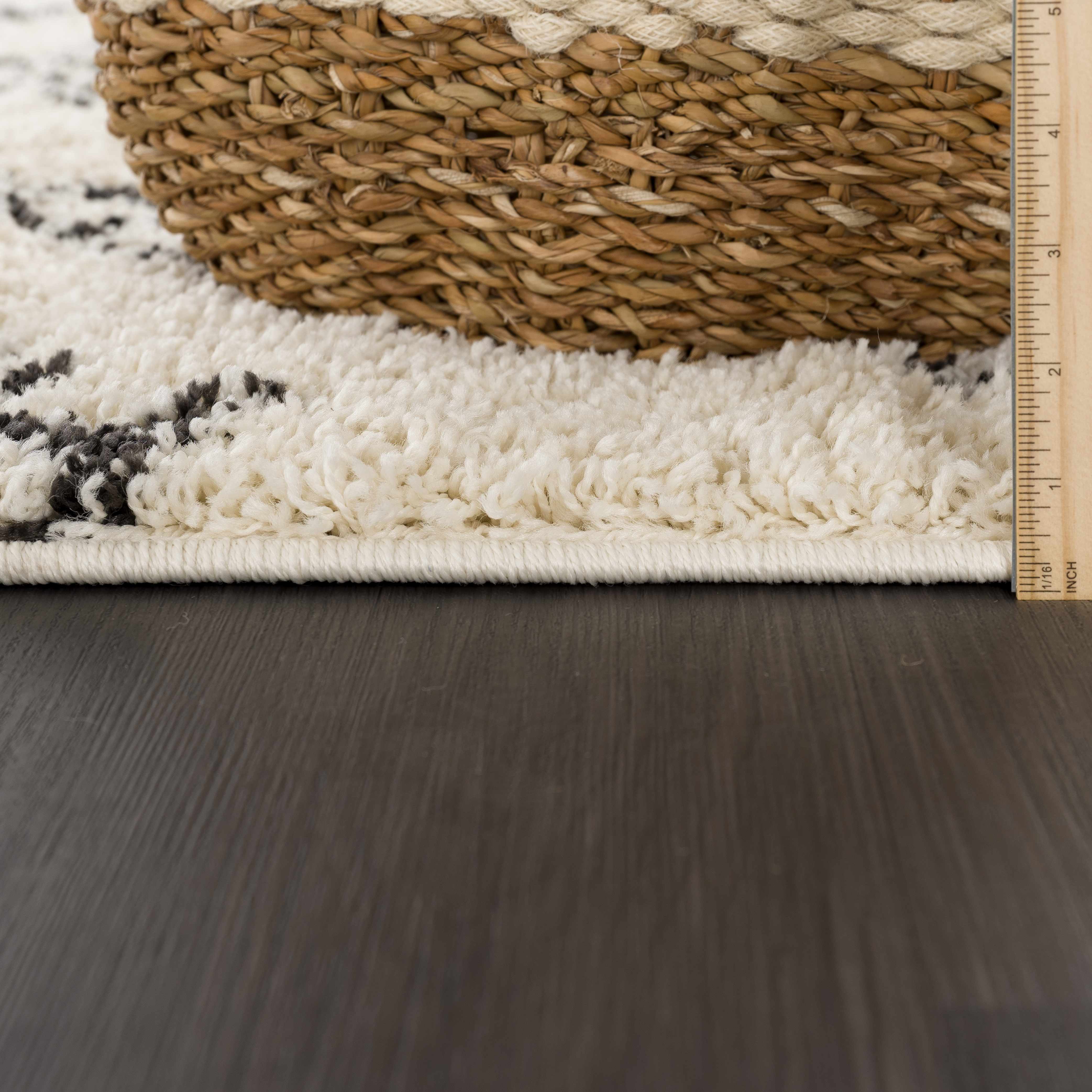 Emlenton Berber Shag with Tassels - Clearance - Image 14