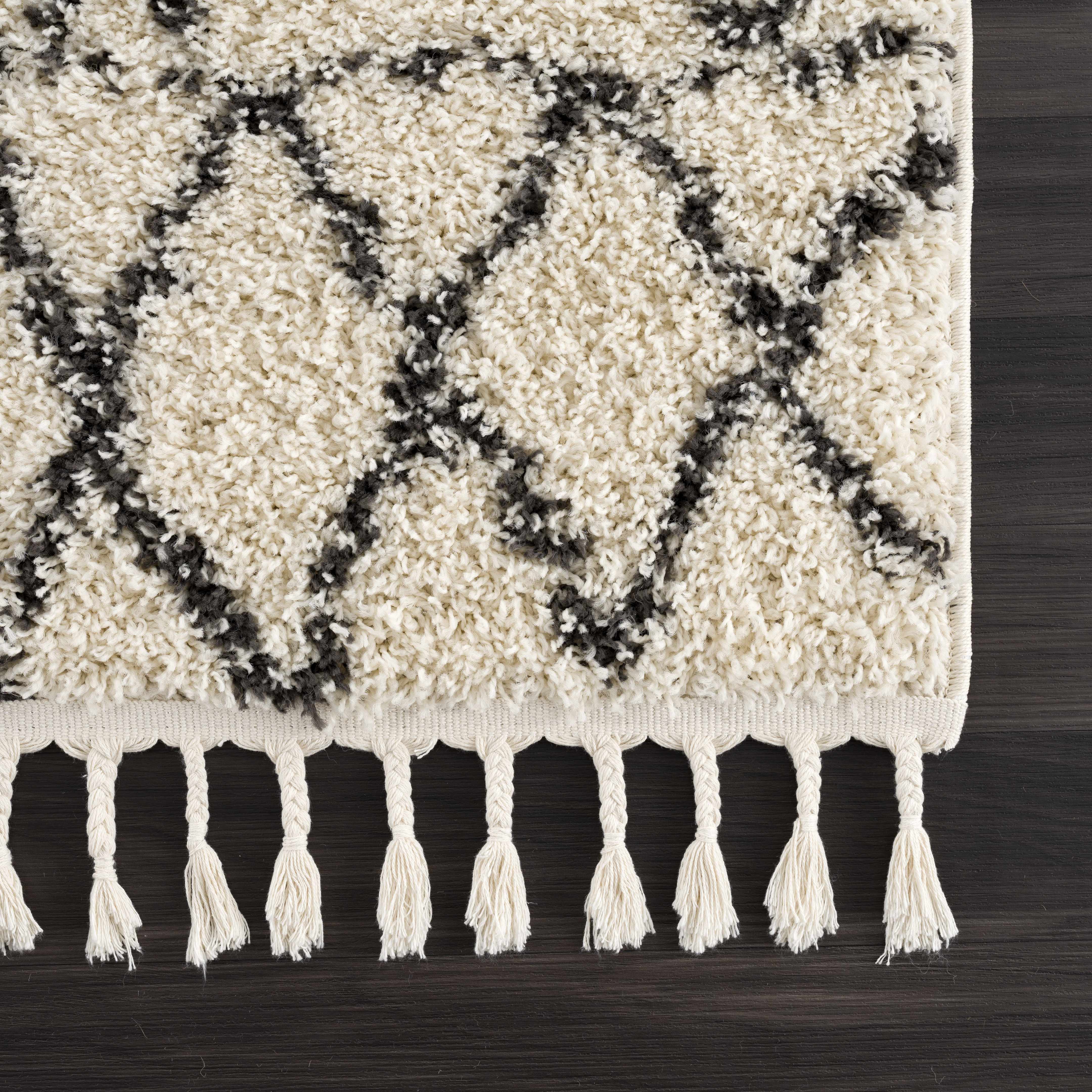Emlenton Berber Shag with Tassels - Clearance - Image 9
