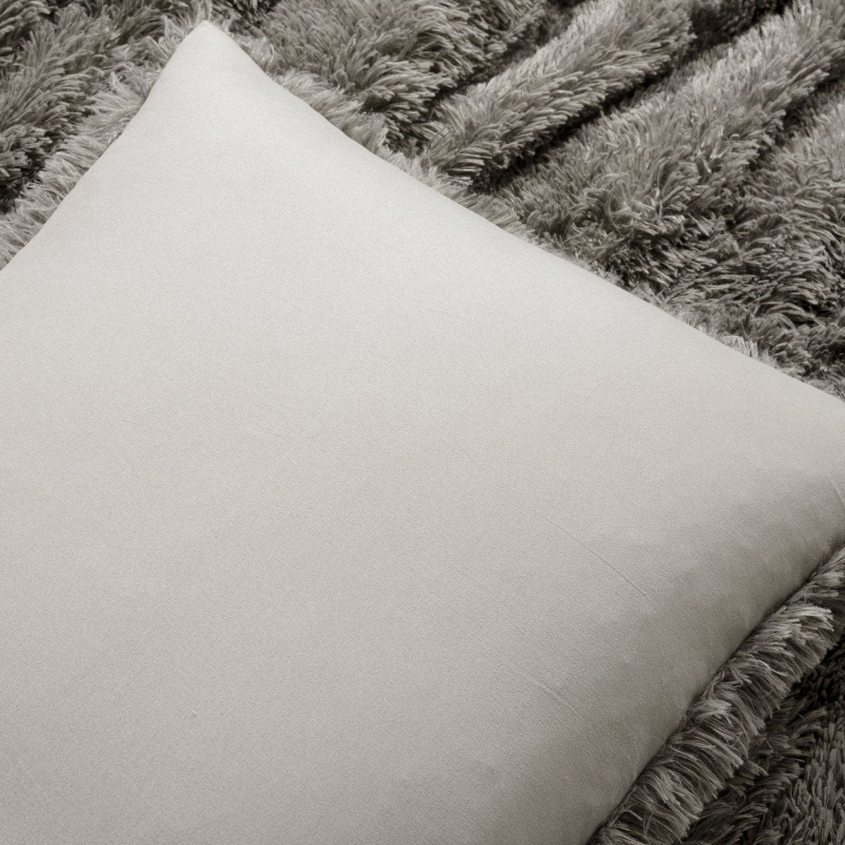 Emma Faux Fur Comforter Set - Image 41