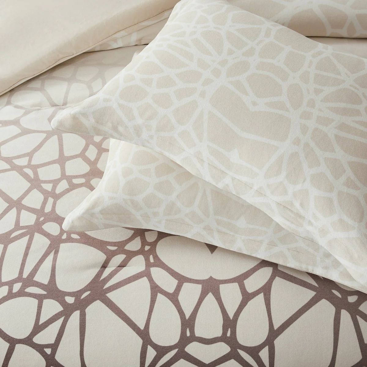 Ethereal Tangle Velvet Comforter Set - Image 8