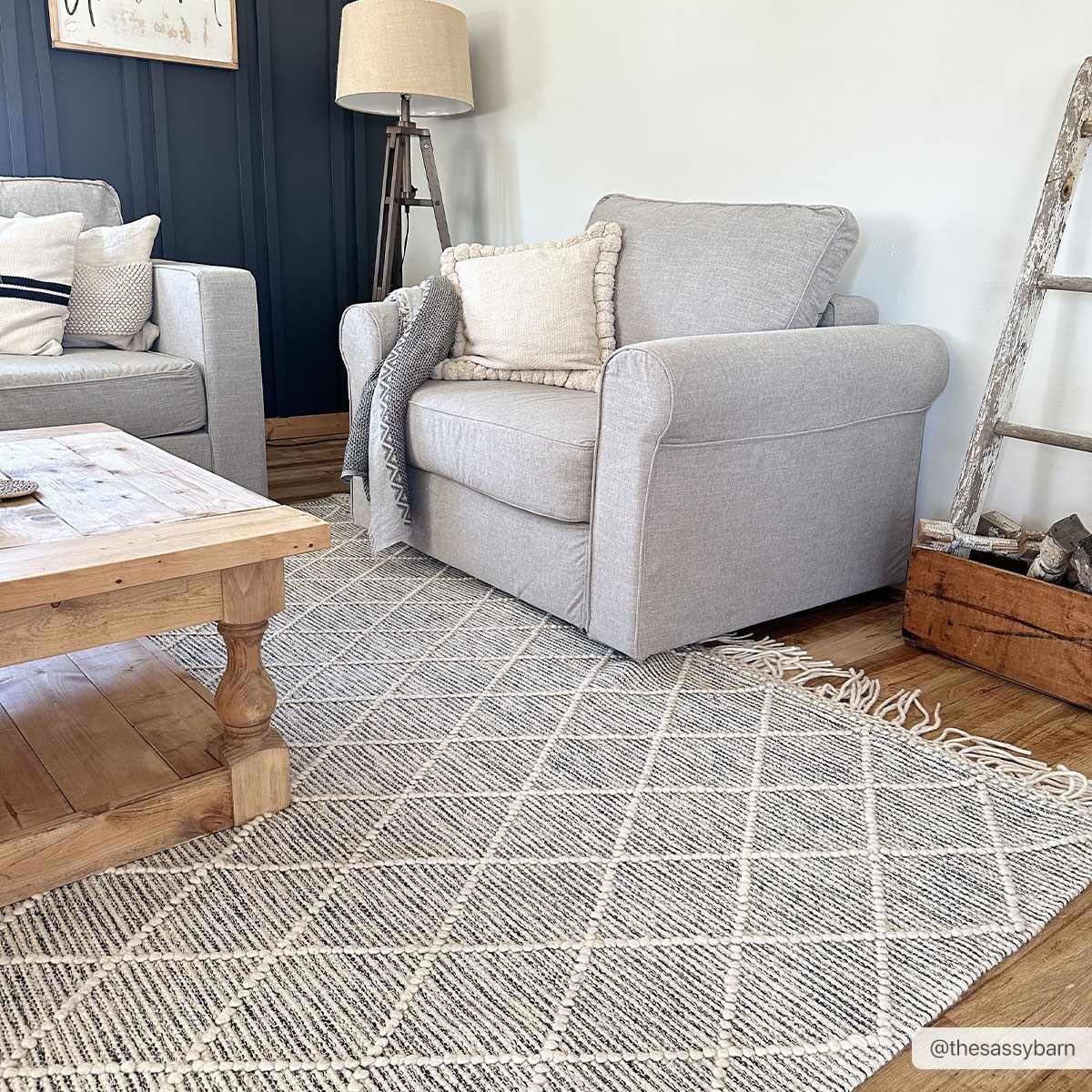 Ezria Wool Rug with Tassels - Clearance - Image 2