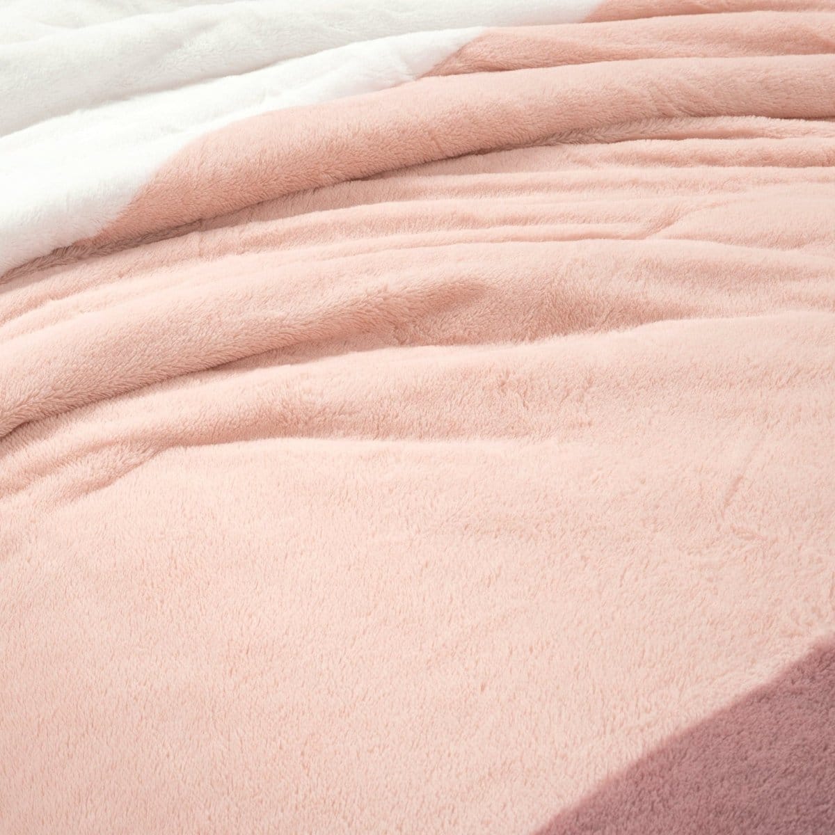 Farmhouse Color Block Ultra Soft Faux Fur Comforter Set - Image 4