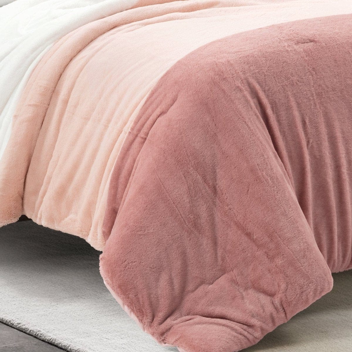 Farmhouse Color Block Ultra Soft Faux Fur Comforter Set - Image 8