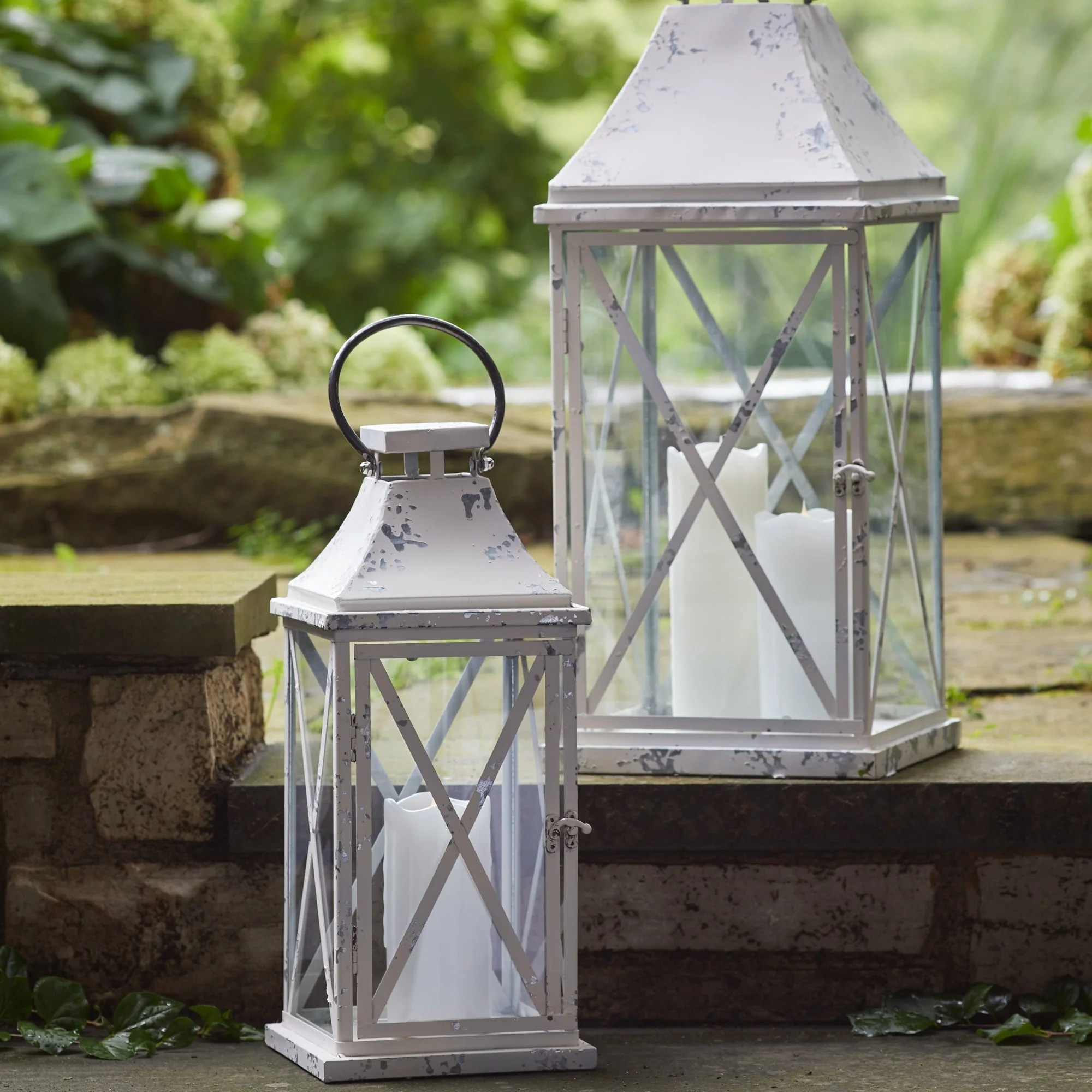 Farmhouse distressed metal lantern (set of 2) - Image 2