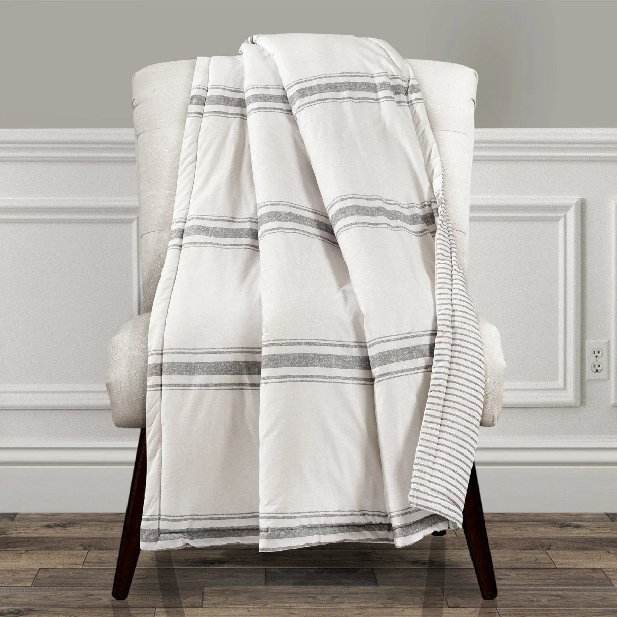 Farmhouse Stripe Throw - Image 4