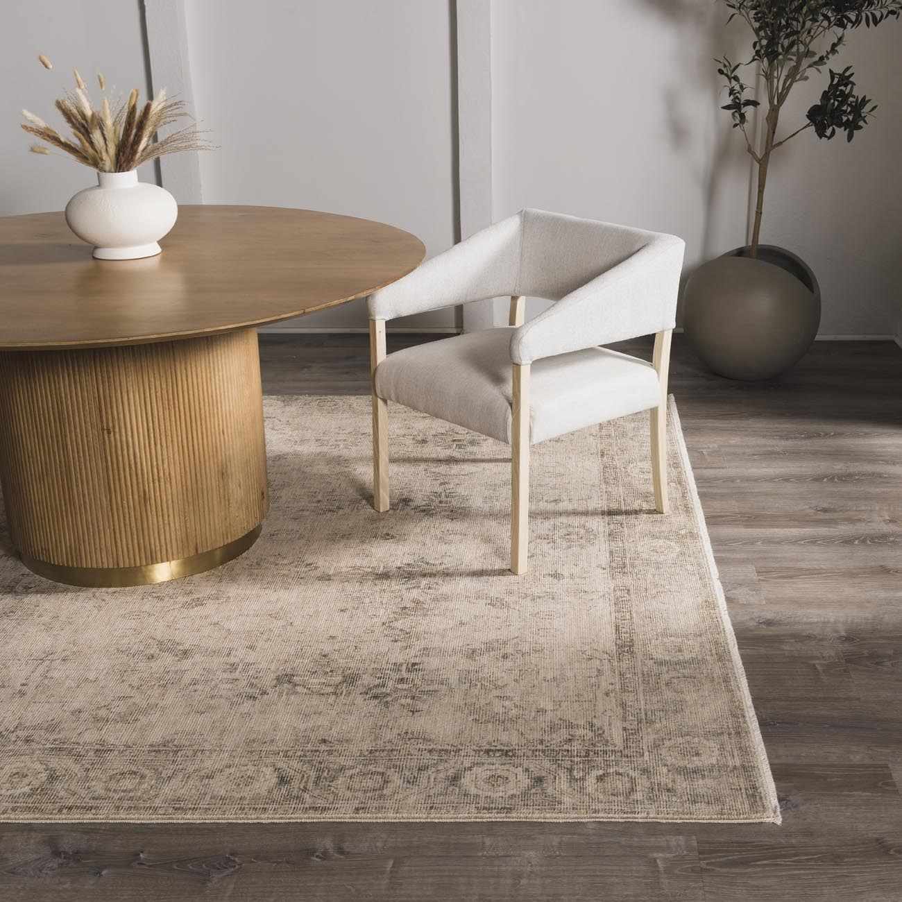 Fetscher II Vintage Medallion Area Rug - Image 2