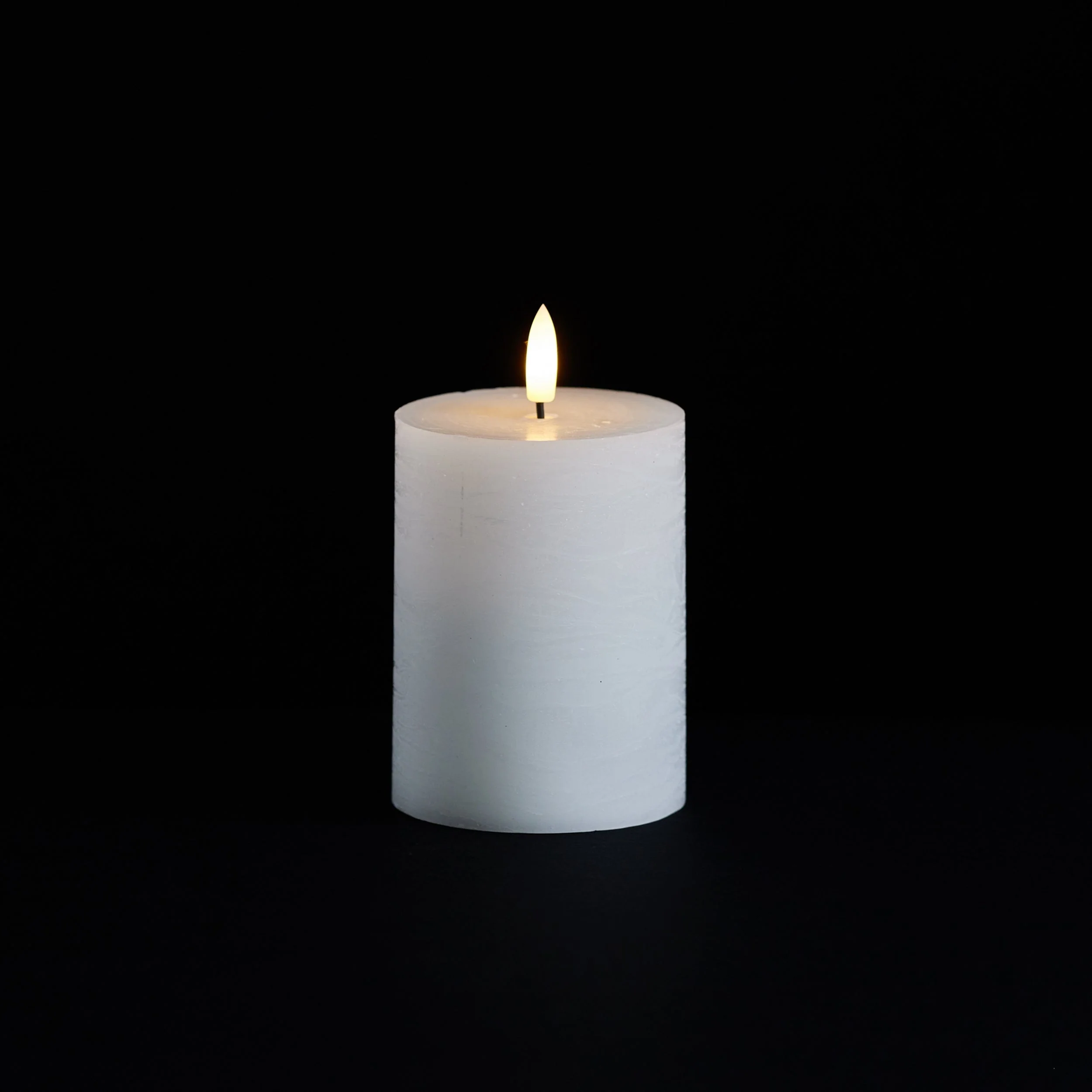 FIA Wick White Pillar Candle (Set of 2) - Image 4