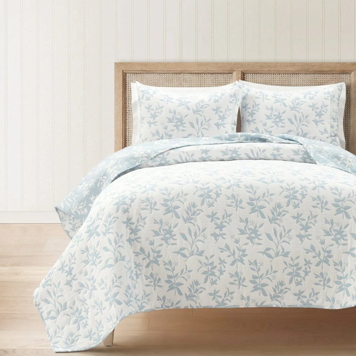 Floral Jacquard Reversible Soft Matelassé 3 Piece Quilt Set - Image 12