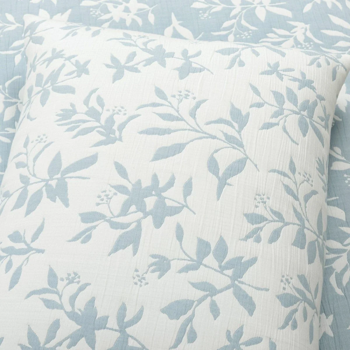 Floral Jacquard Reversible Soft Matelassé 3 Piece Quilt Set - Image 14
