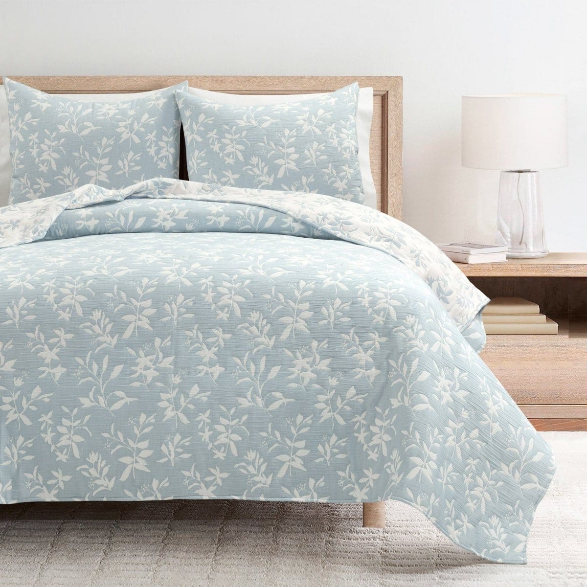 Floral Jacquard Reversible Soft Matelassé 3 Piece Quilt Set - Image 2
