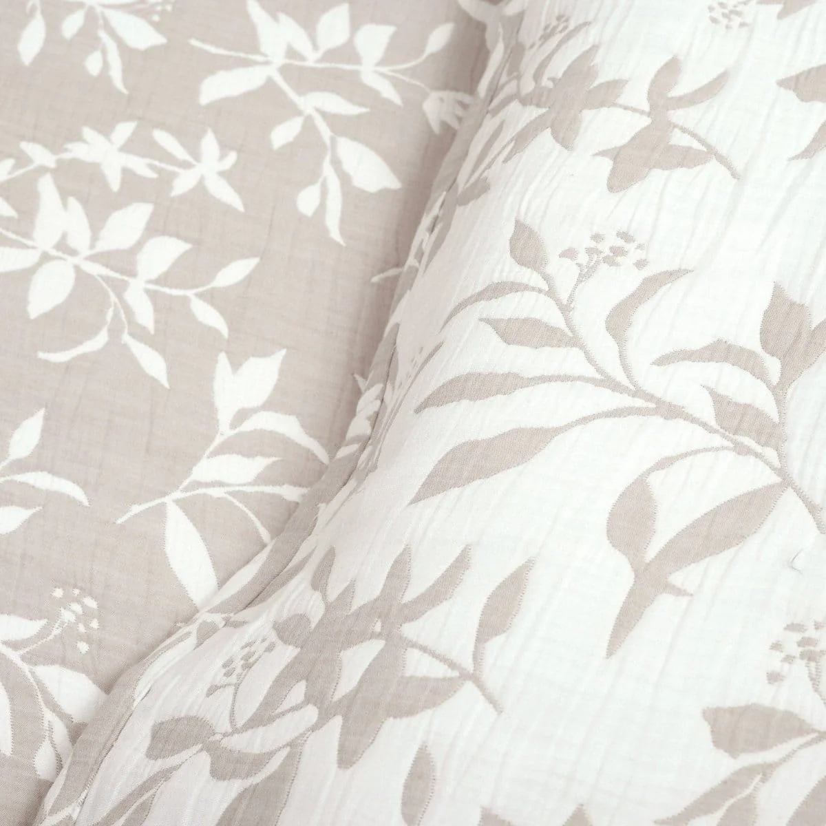 Floral Jacquard Reversible Soft Matelassé 3 Piece Quilt Set - Image 5