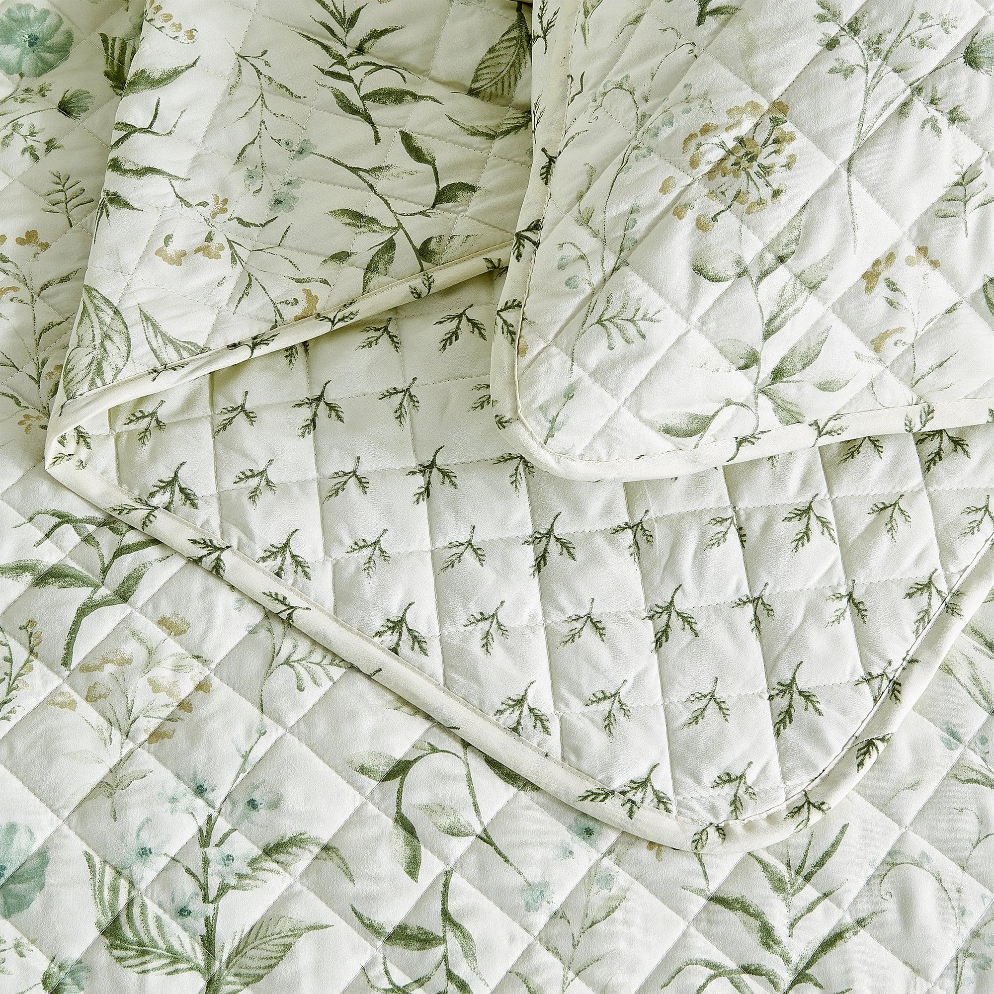 Floral Printed Microfiber Quilt Set - Glyndora Collection - Image 2