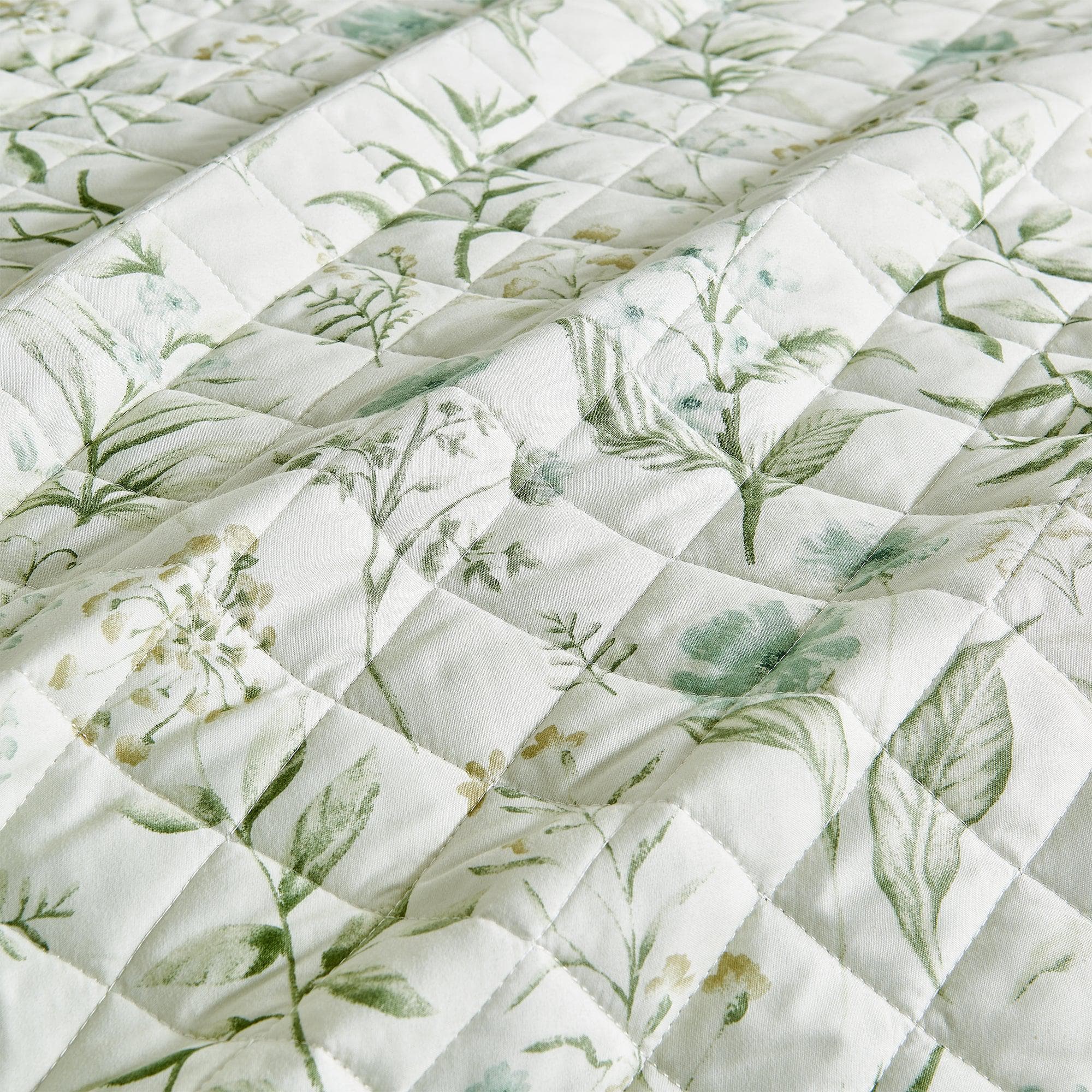Floral Printed Microfiber Quilt Set - Glyndora Collection - Image 4