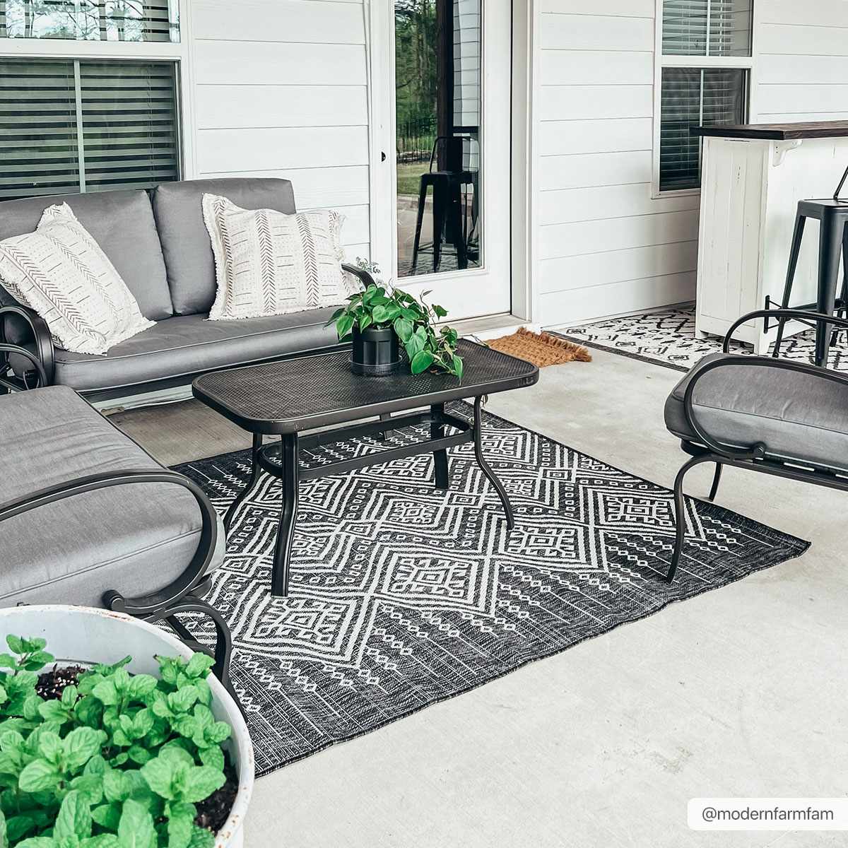 Frankville Black&White All Over Performance Rug - Image 4