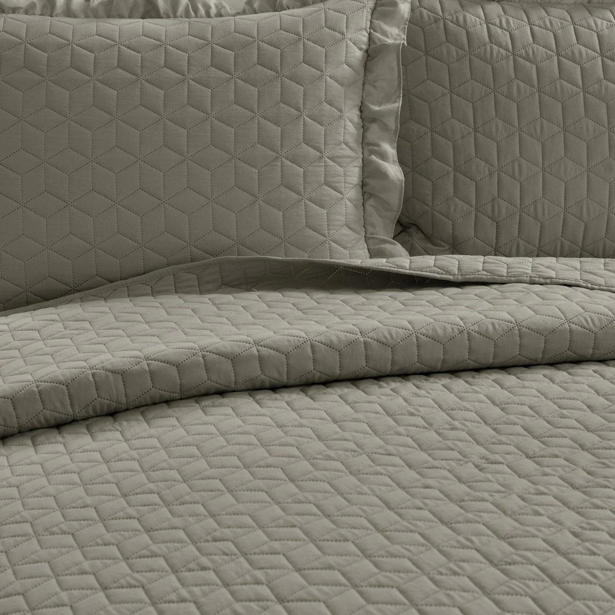 French Country Geo Ruffle Skirt 3 Piece Bedspread Set - Image 7