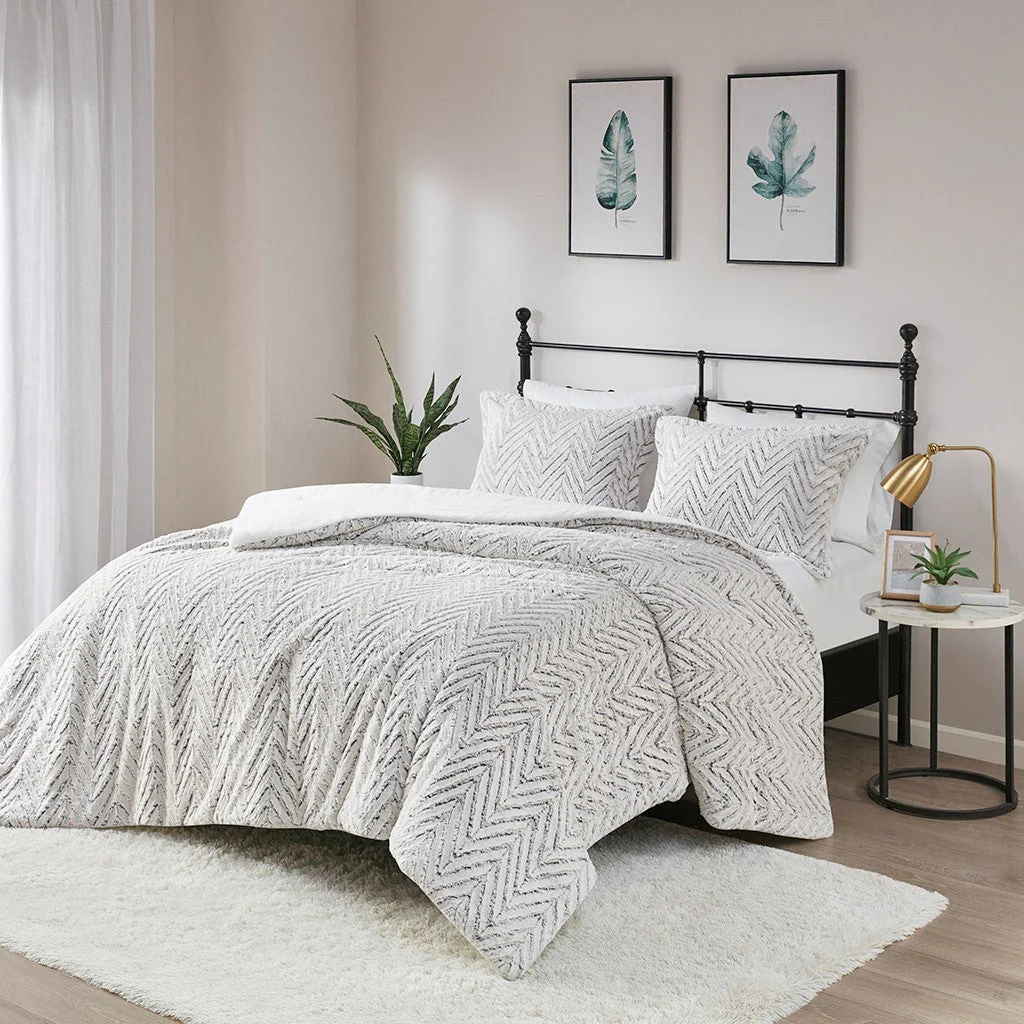 Full/Queen Ultra Plush Down Alternative Comforter Set - Image 4