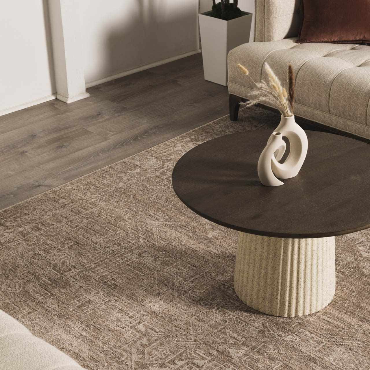 Galey Alix Collins Avenue VI Vintage Medallion Rug - Image 3