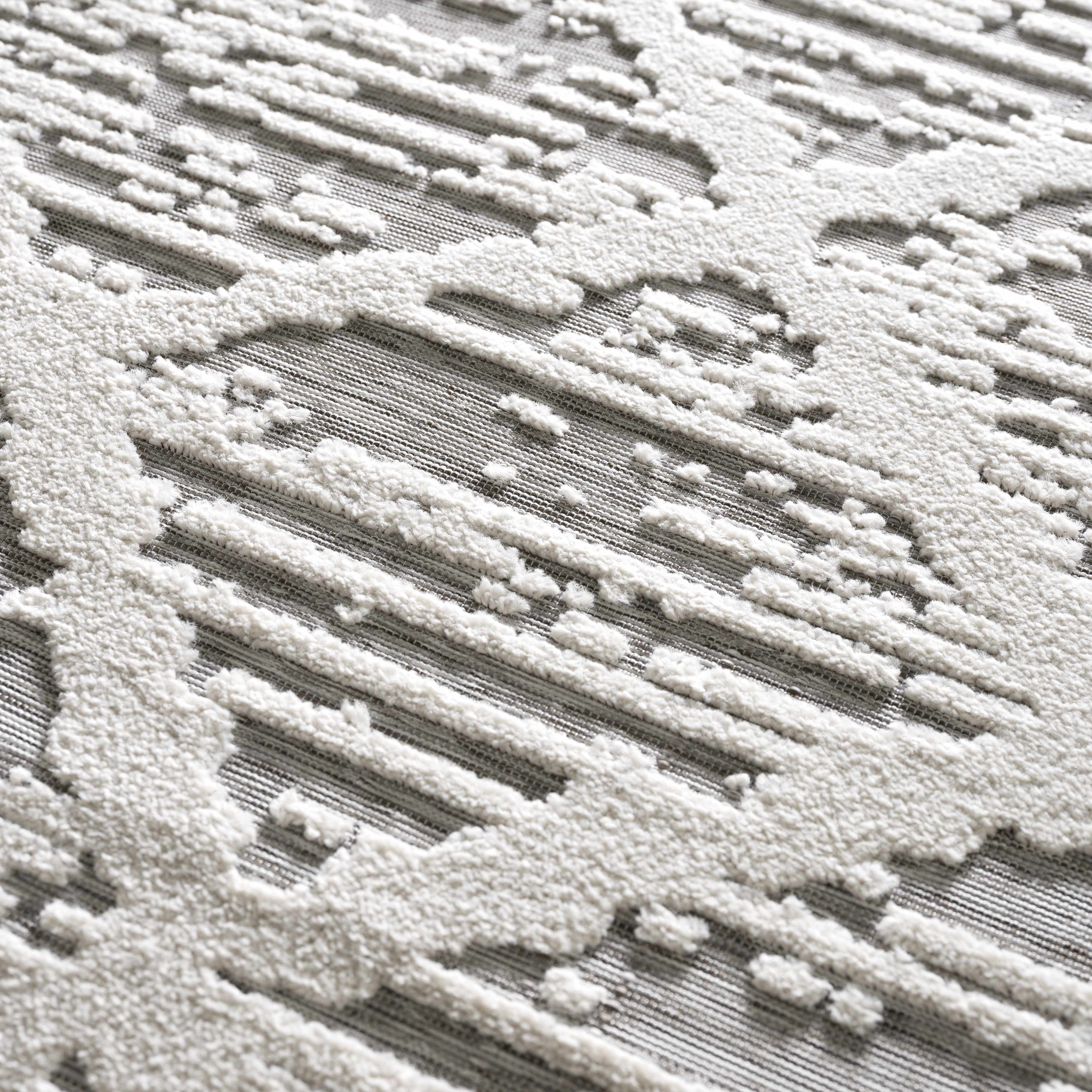 Gambang 3D Trellis Area Rug - Clearance - Image 4