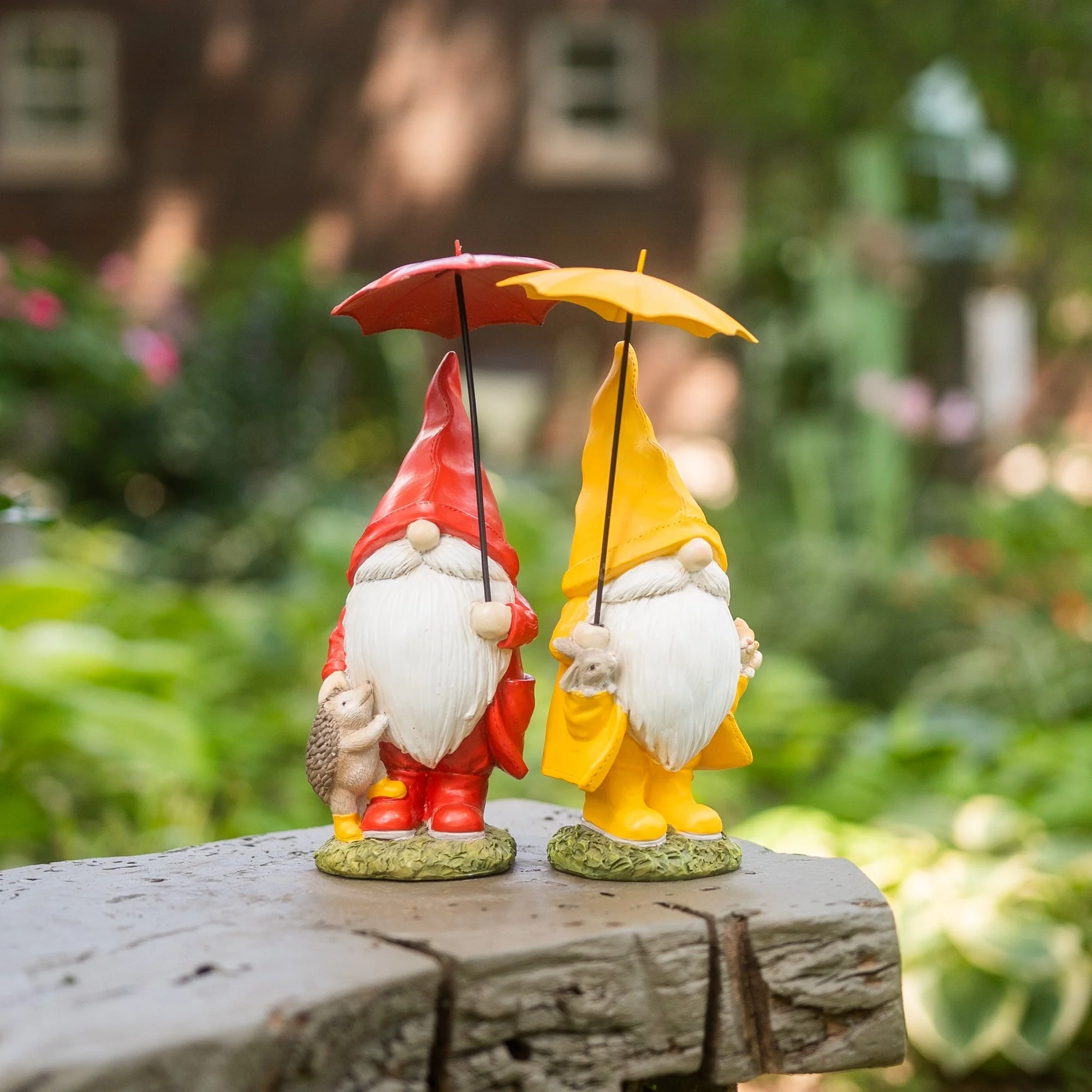 Garden gnome with umbrella and woodland animals (set of 4) - Image 5