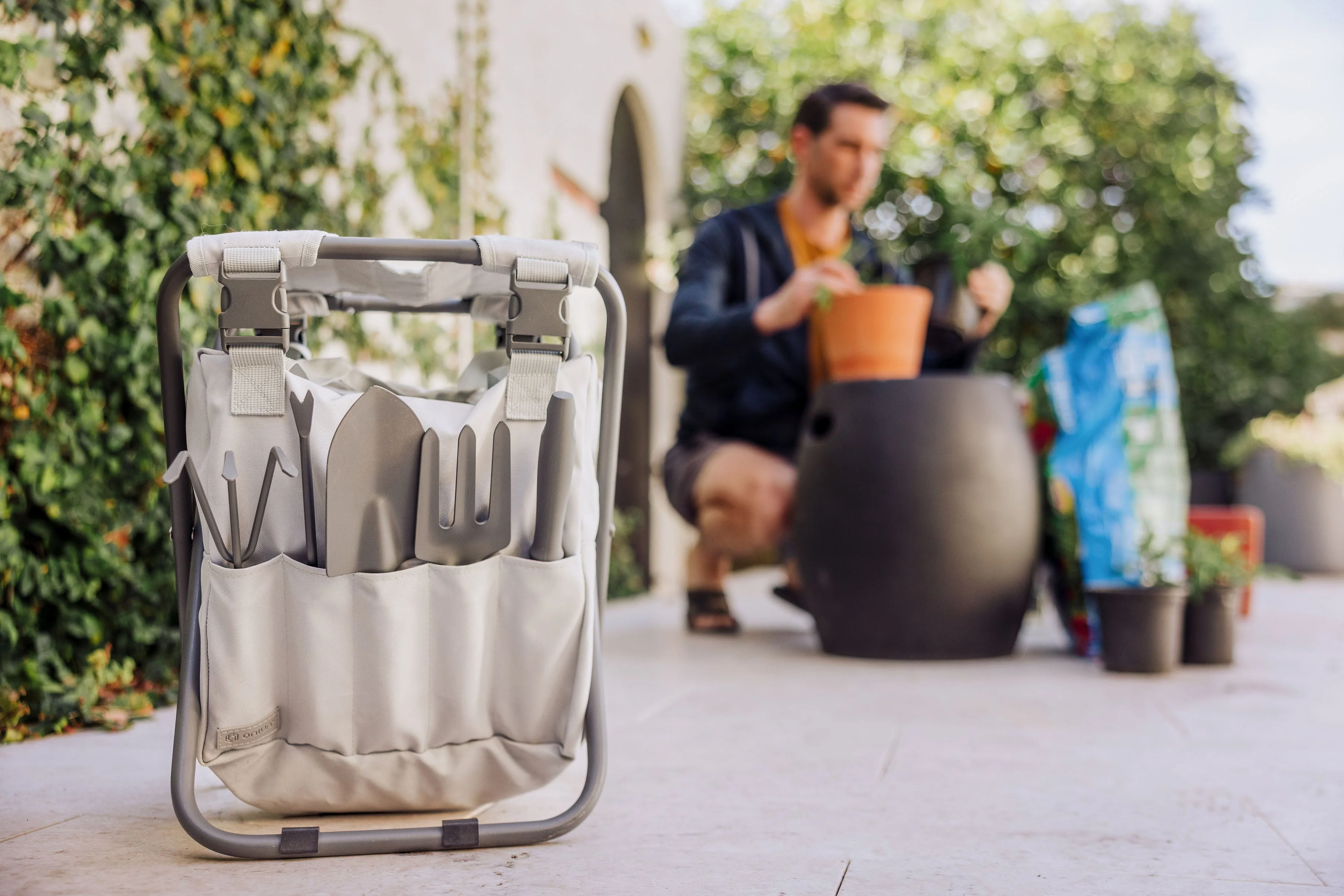 Gardener 2.0 Folding Seat with Tools - Image 2