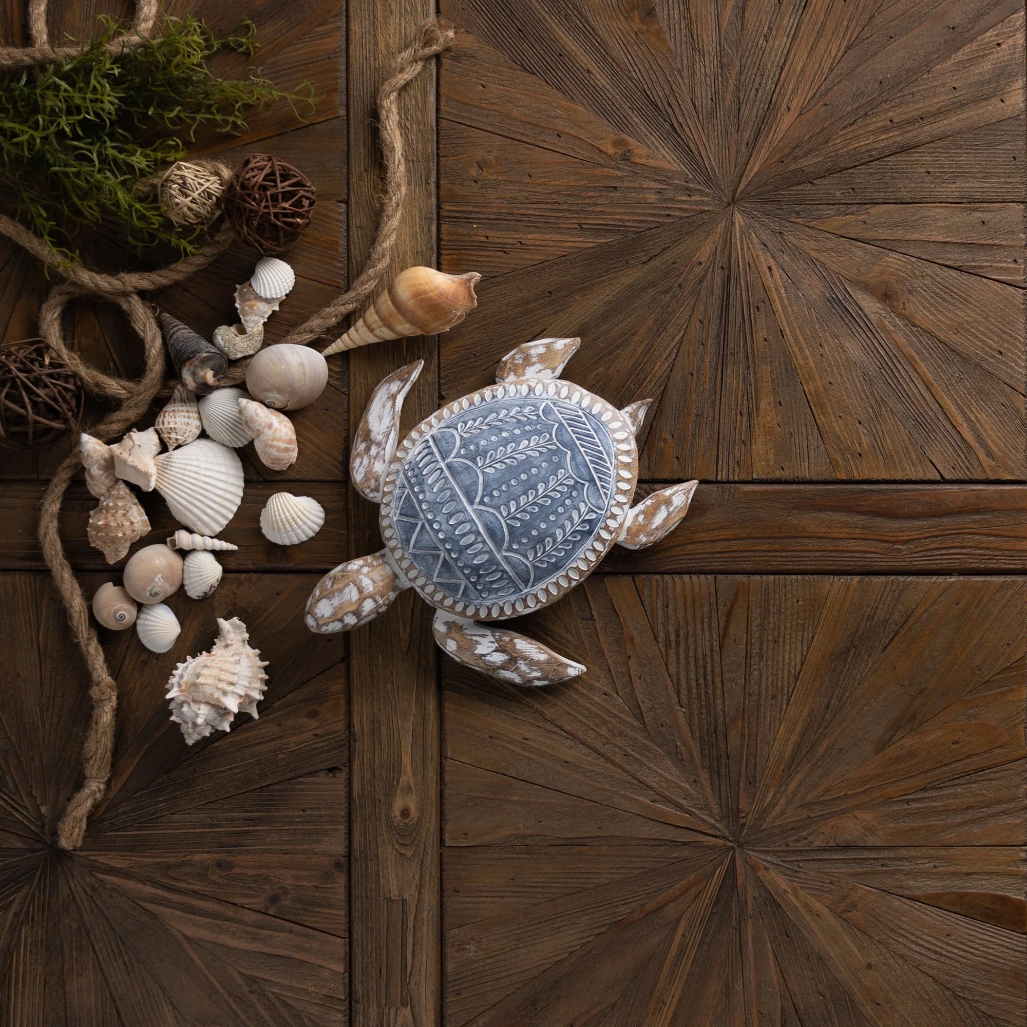 Geometric etched turtle 10.5"l - Image 2