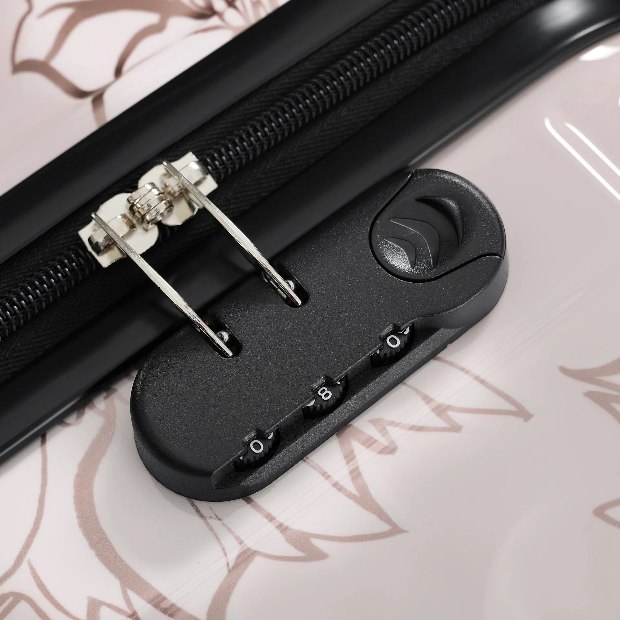 GigaTech 5-Piece PC+ABS Hardside Luggage Set - Image 7