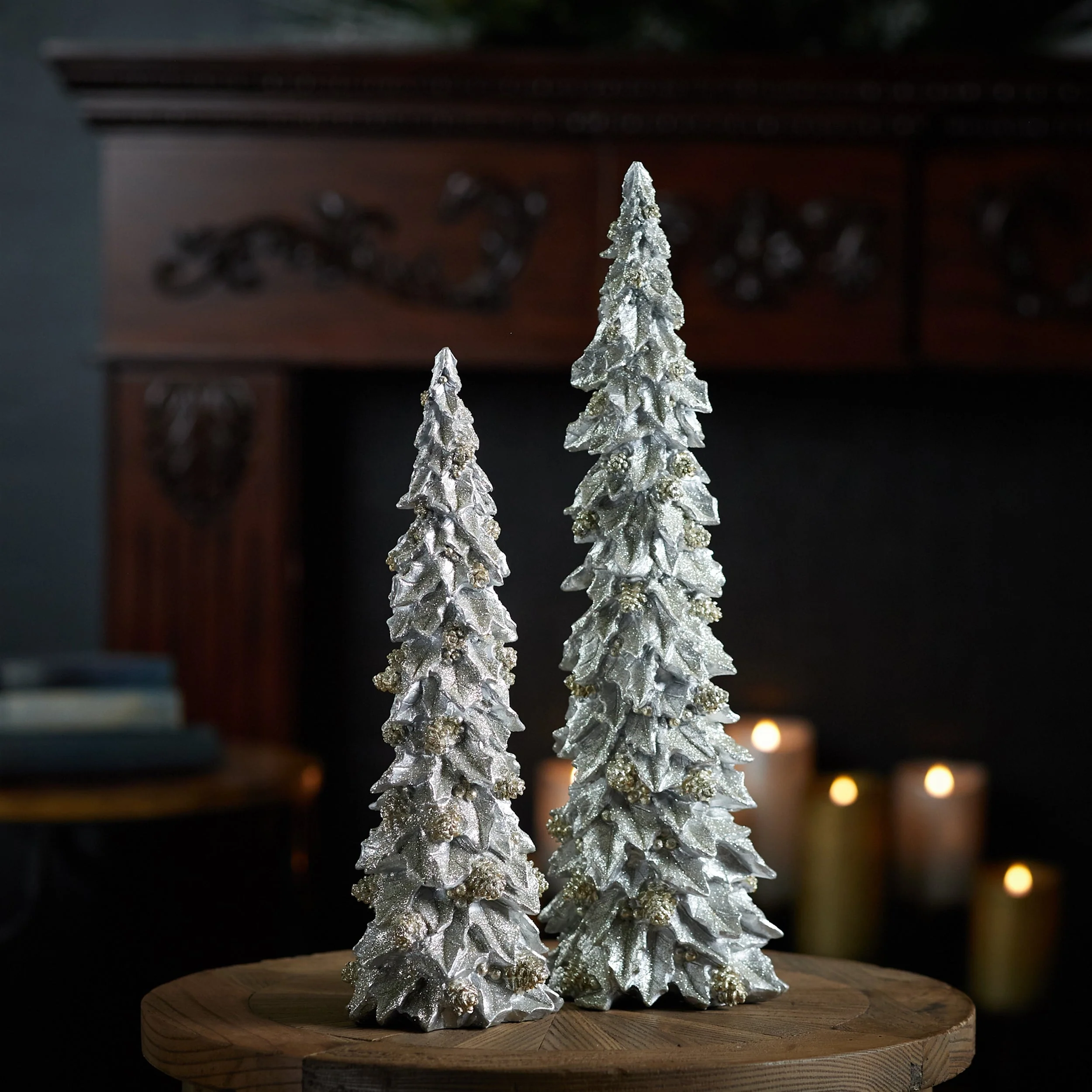 Glittered holly leaf pine tree (set of 2) - Image 2