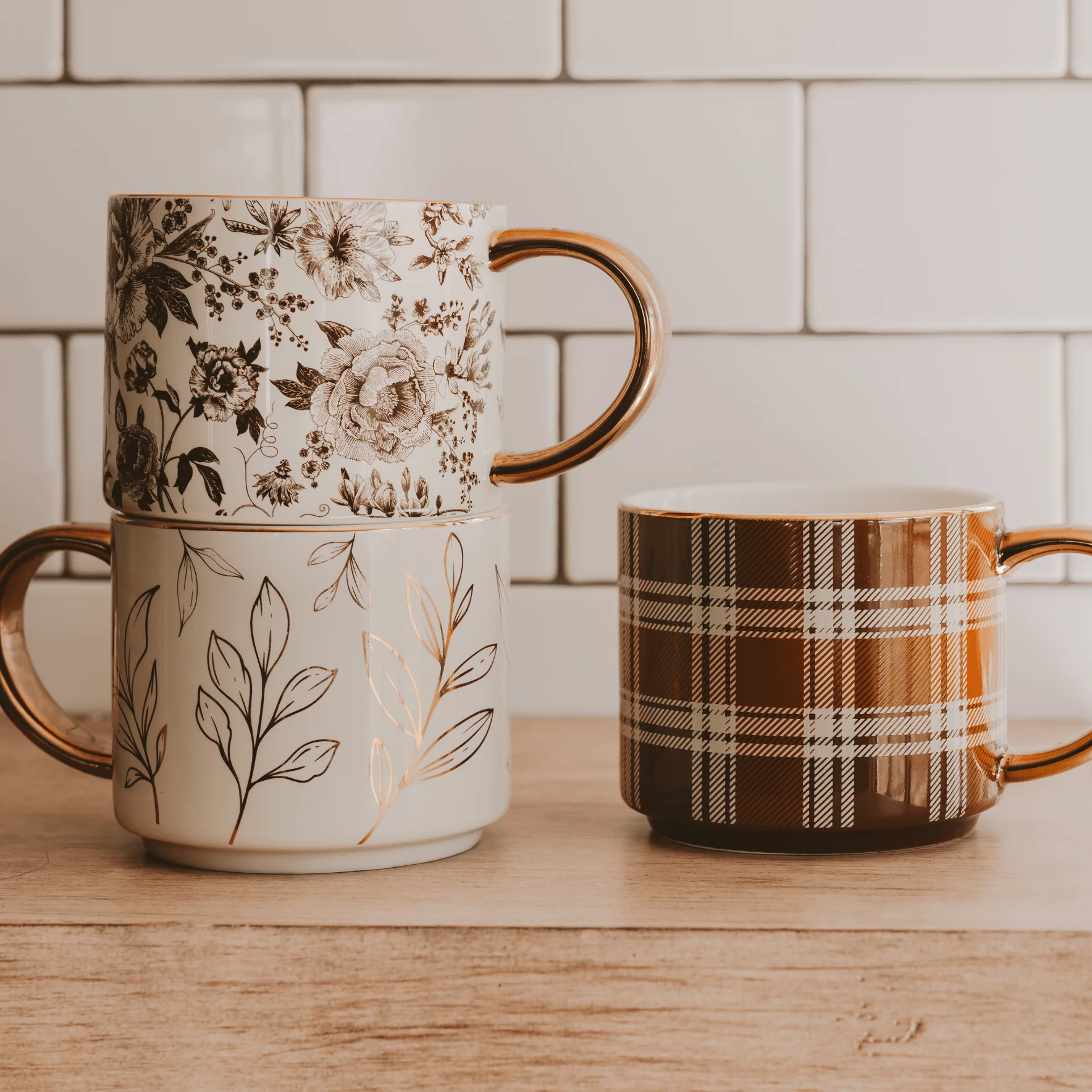 Gold Leaves 14oz Gold Handle Coffee Mug - Image 3
