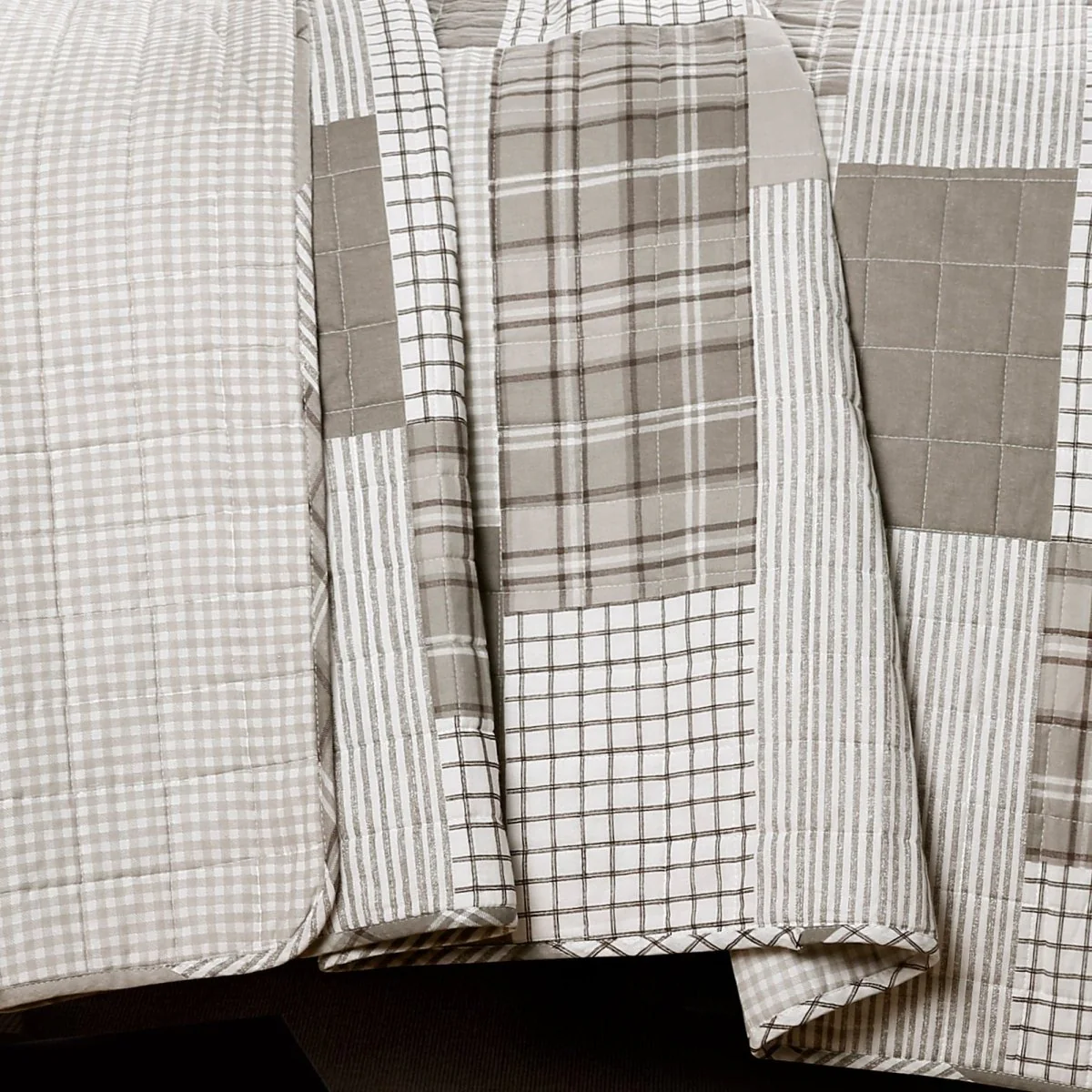Greenville 3 Piece Quilt Set - Image 12
