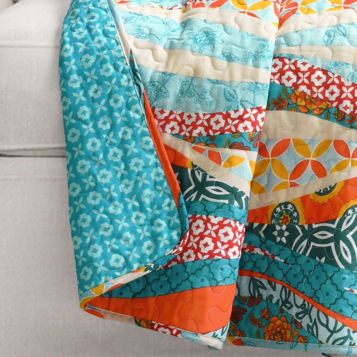 Hailey Watercolor Wave Reversible Cotton Throw - Image 2