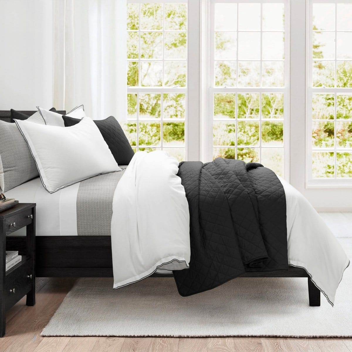 Hampton Double Flange Embroidered Contrast Edge Duvet Cover Set - Image 11