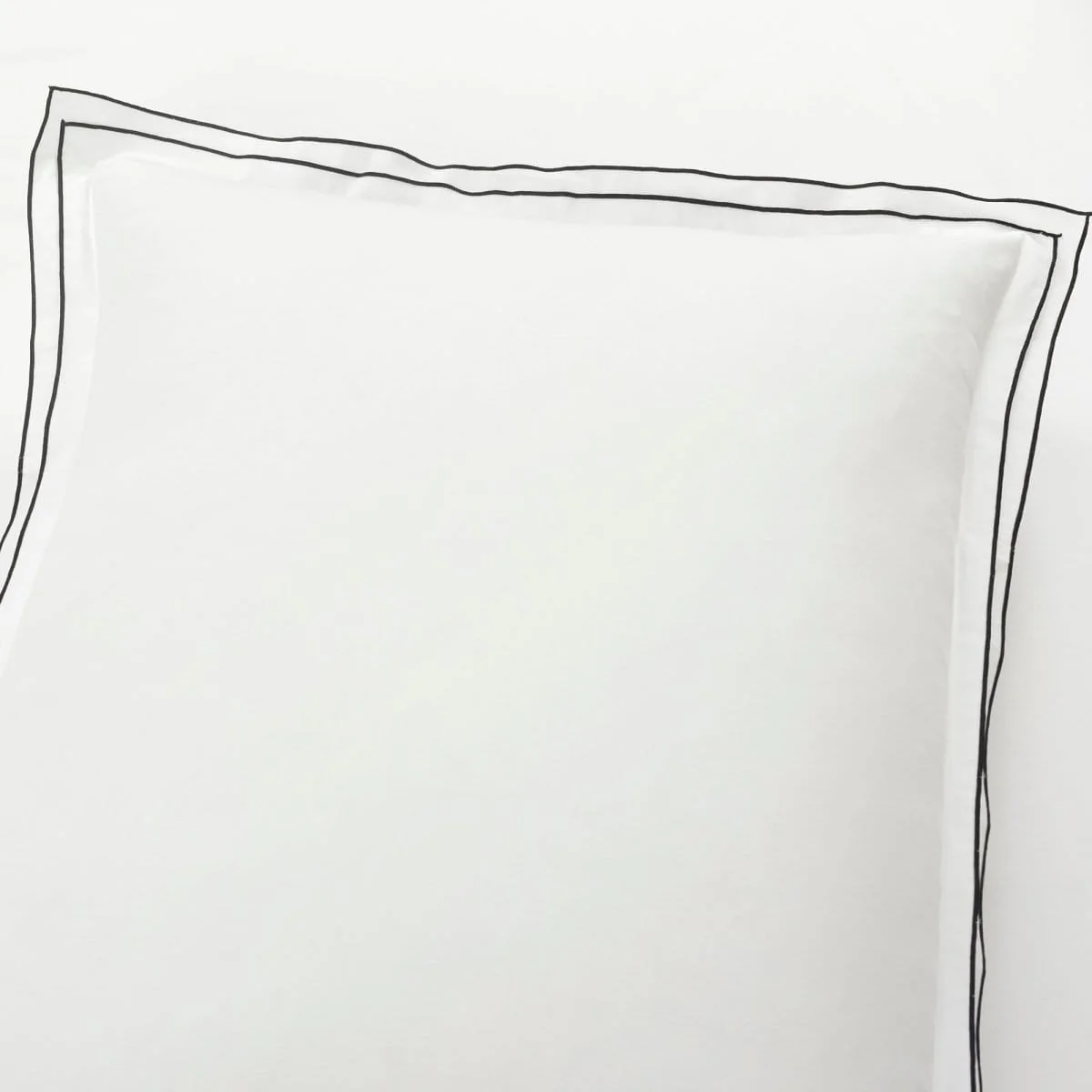 Hampton Double Flange Embroidered Contrast Edge Duvet Cover Set - Image 15