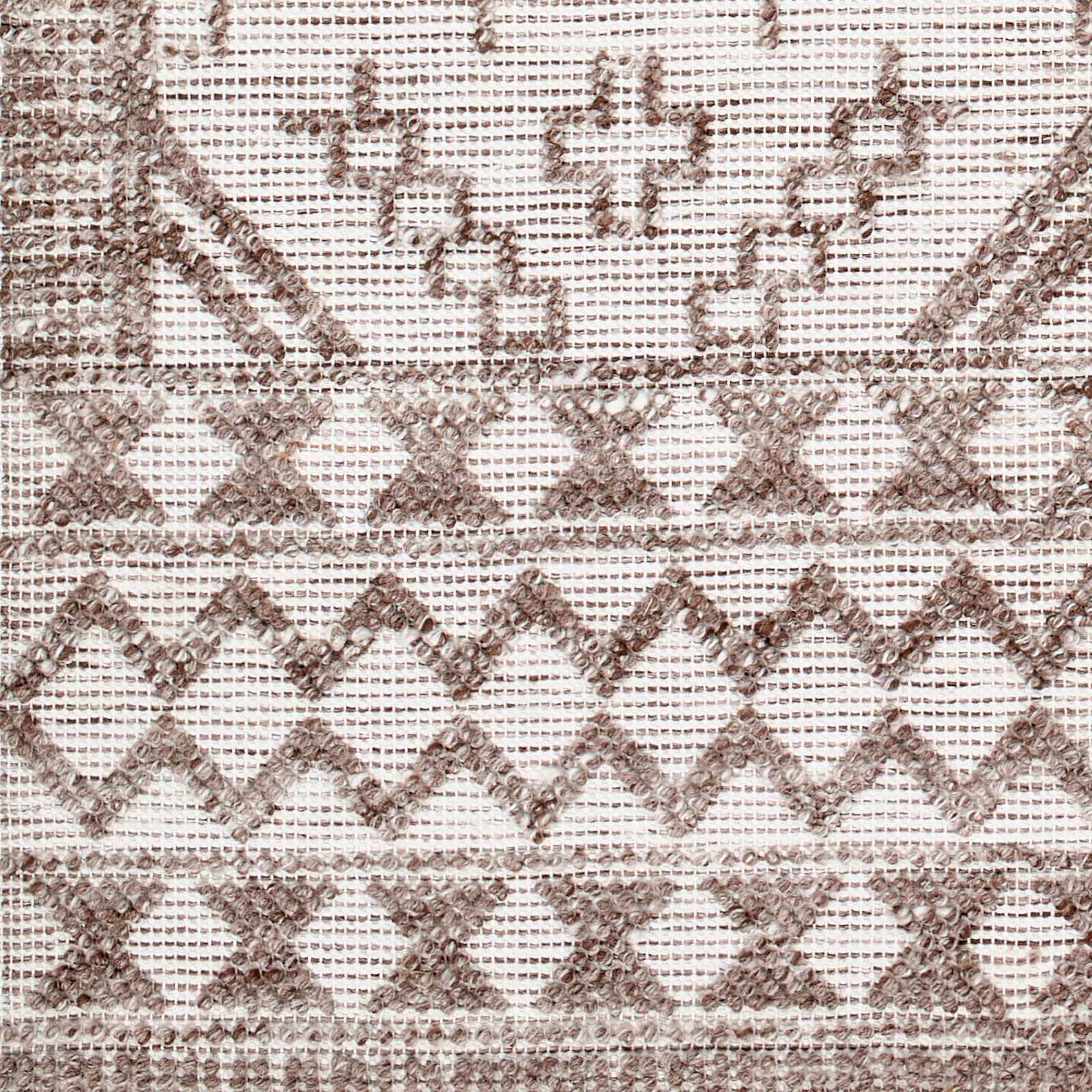 Hanh Area Rug - Image 3