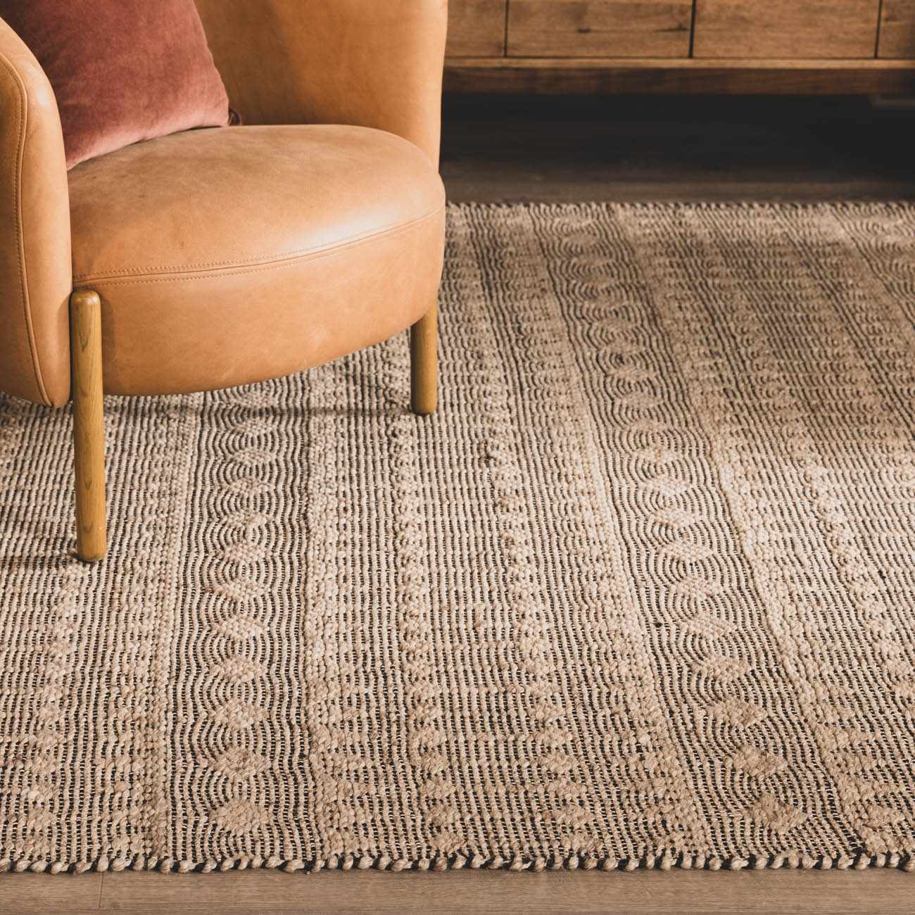 Hanston Handmade Faux Silk Rug - Clearance - Image 3