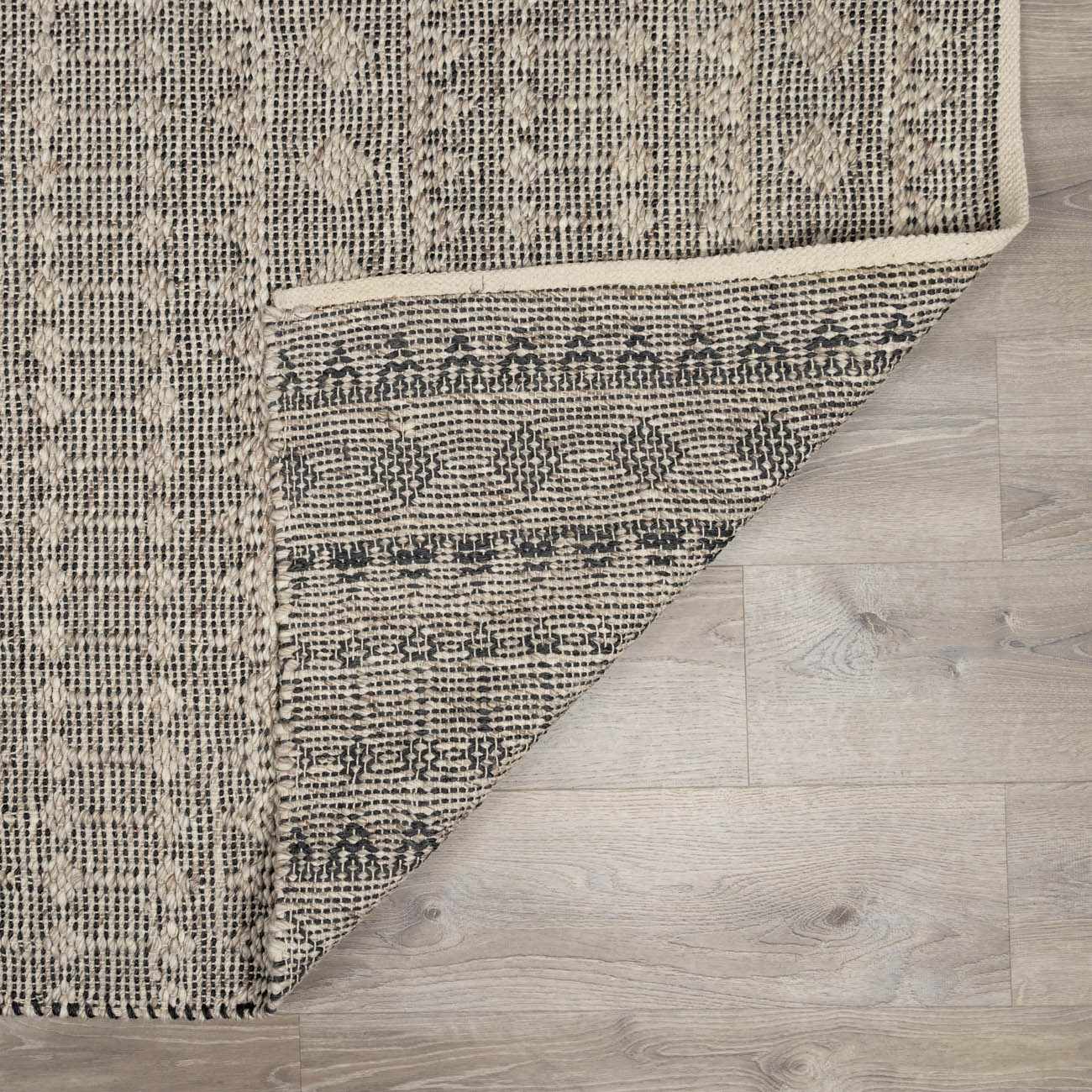 Hanston Handmade Faux Silk Rug - Clearance - Image 4