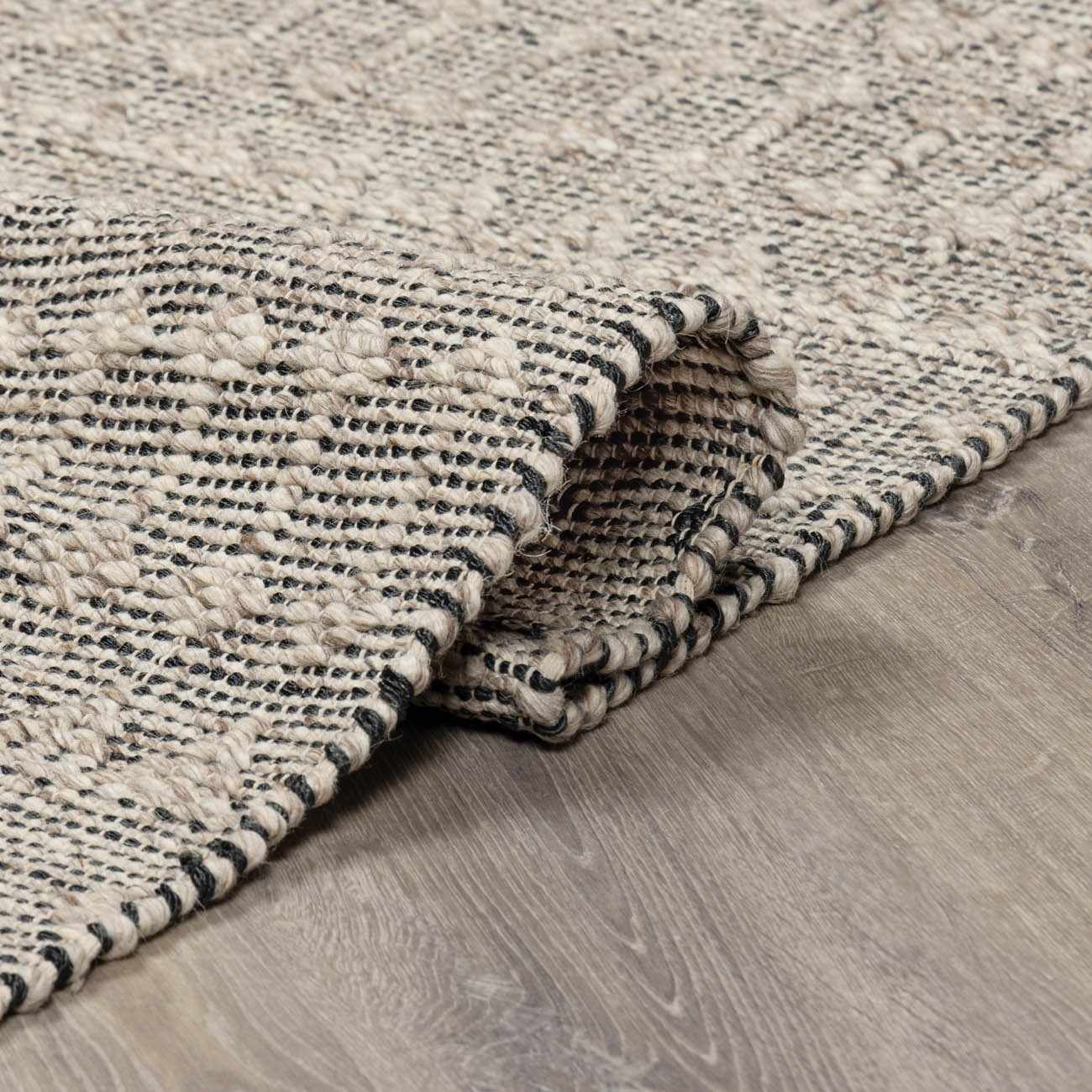 Hanston Handmade Faux Silk Rug - Clearance - Image 5