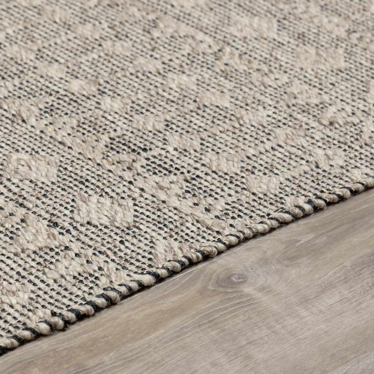 Hanston Handmade Faux Silk Rug - Clearance - Image 7
