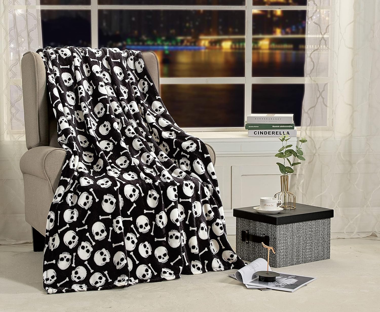 Happy Halloween Microplush Throw Blanket (50 X 60 Inch) - Pumpkins - Image 17