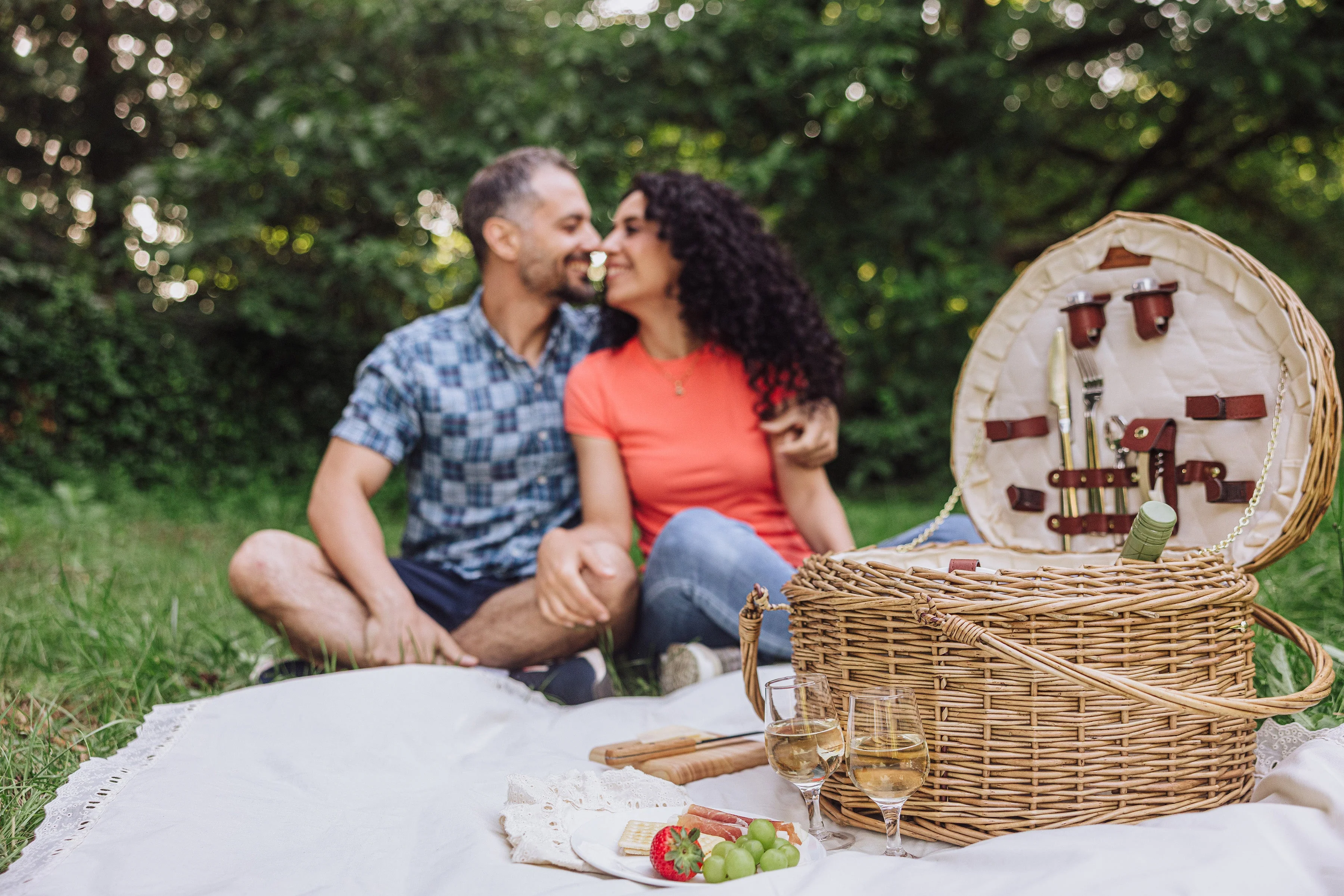 Heart Picnic Basket - Image 15