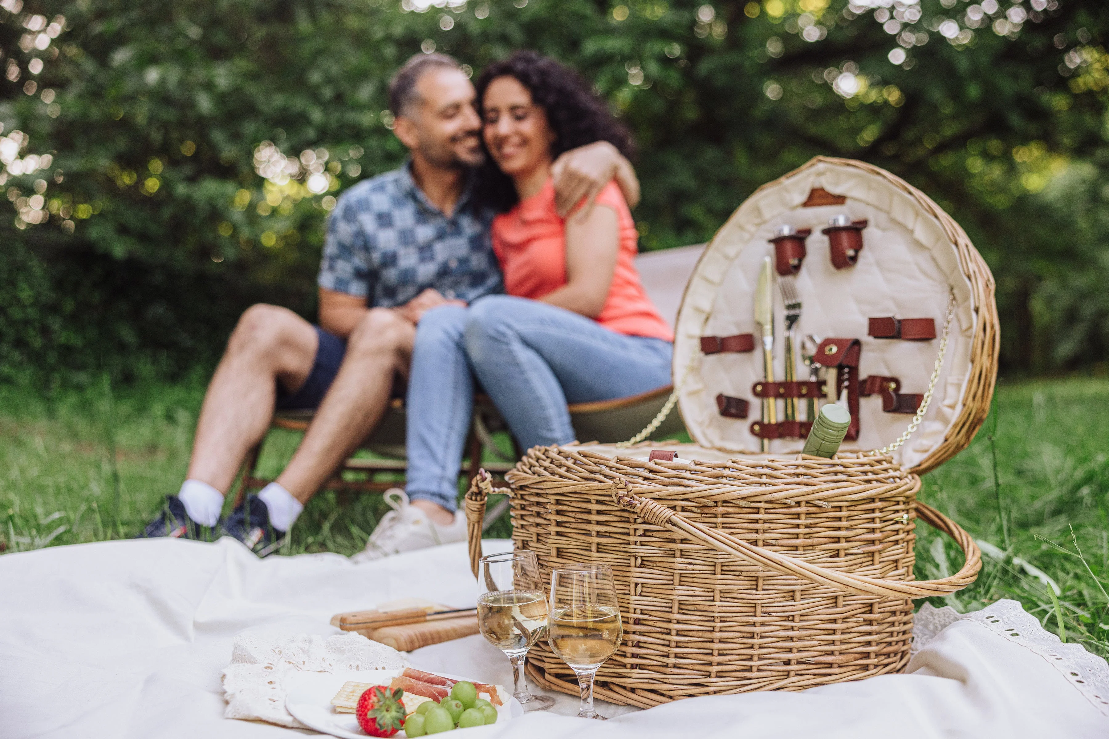 Heart Picnic Basket - Image 4