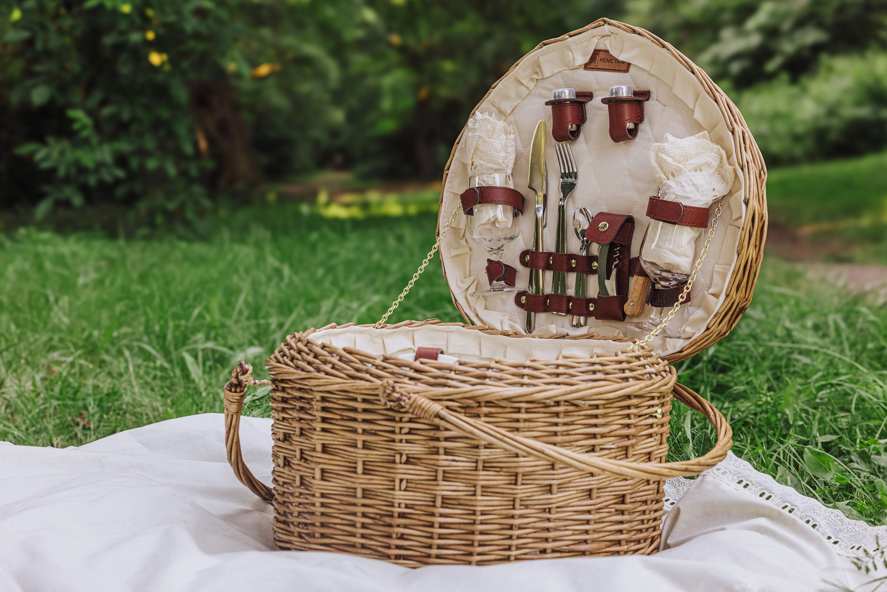 Heart Picnic Basket - Image 5