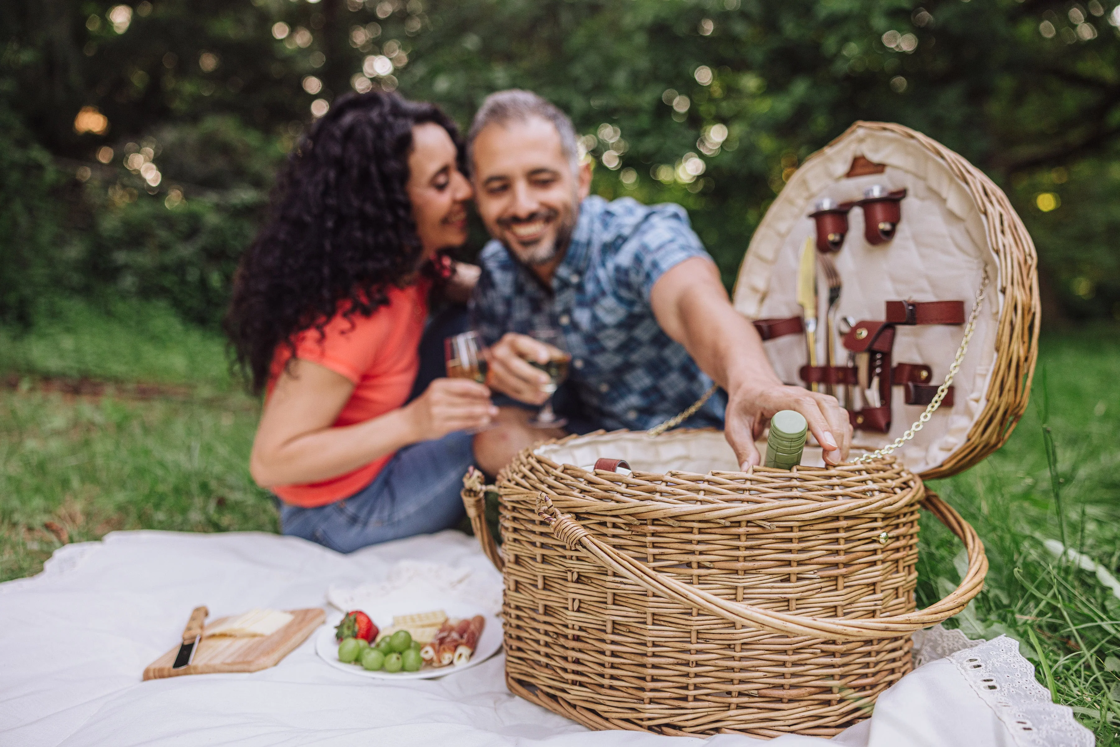 Heart Picnic Basket - Image 8