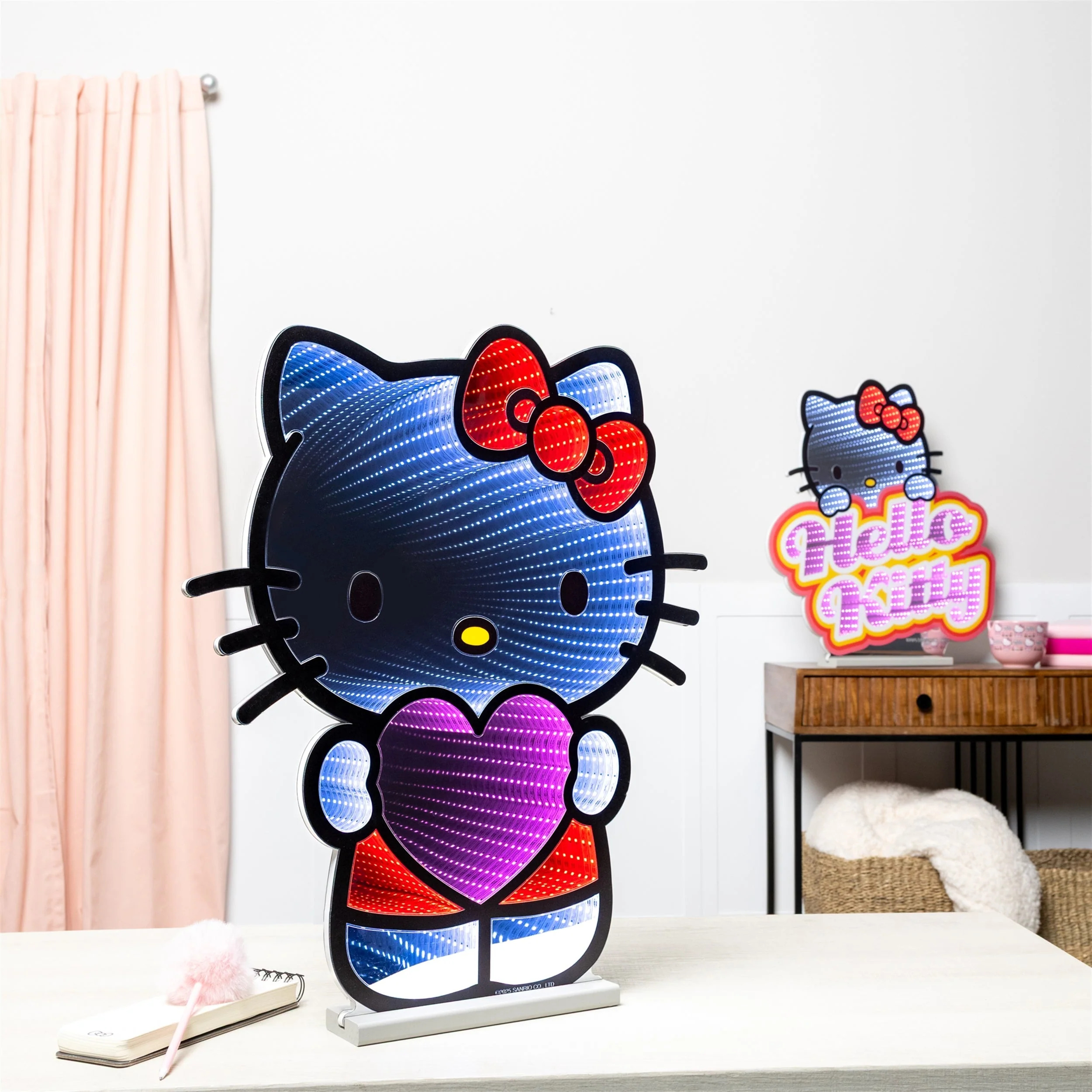 Hello Kitty®? Heart Ekkolight 24"H - Image 2