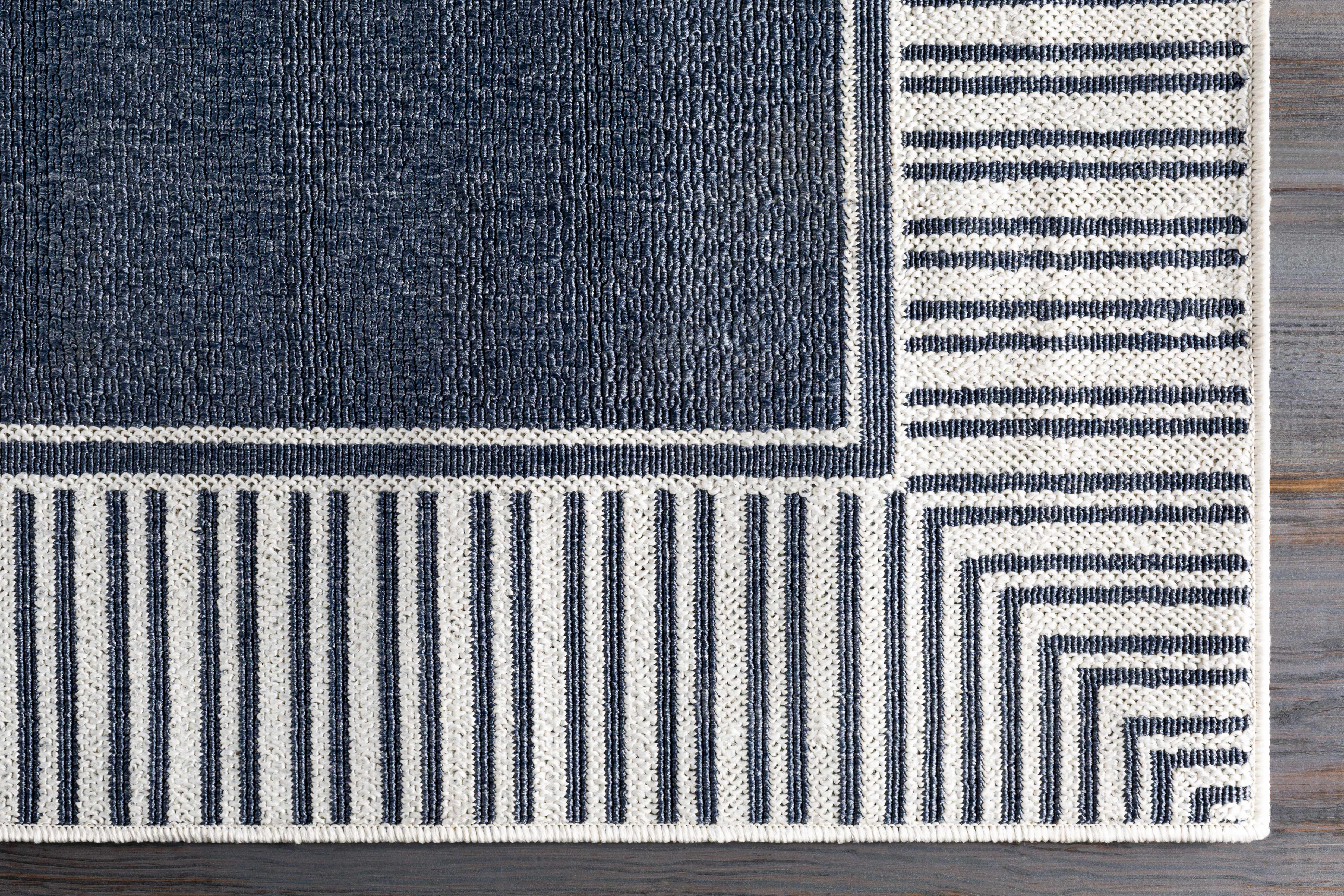 Hettick Indoor & Outdoor Rug - Clearance - Image 6