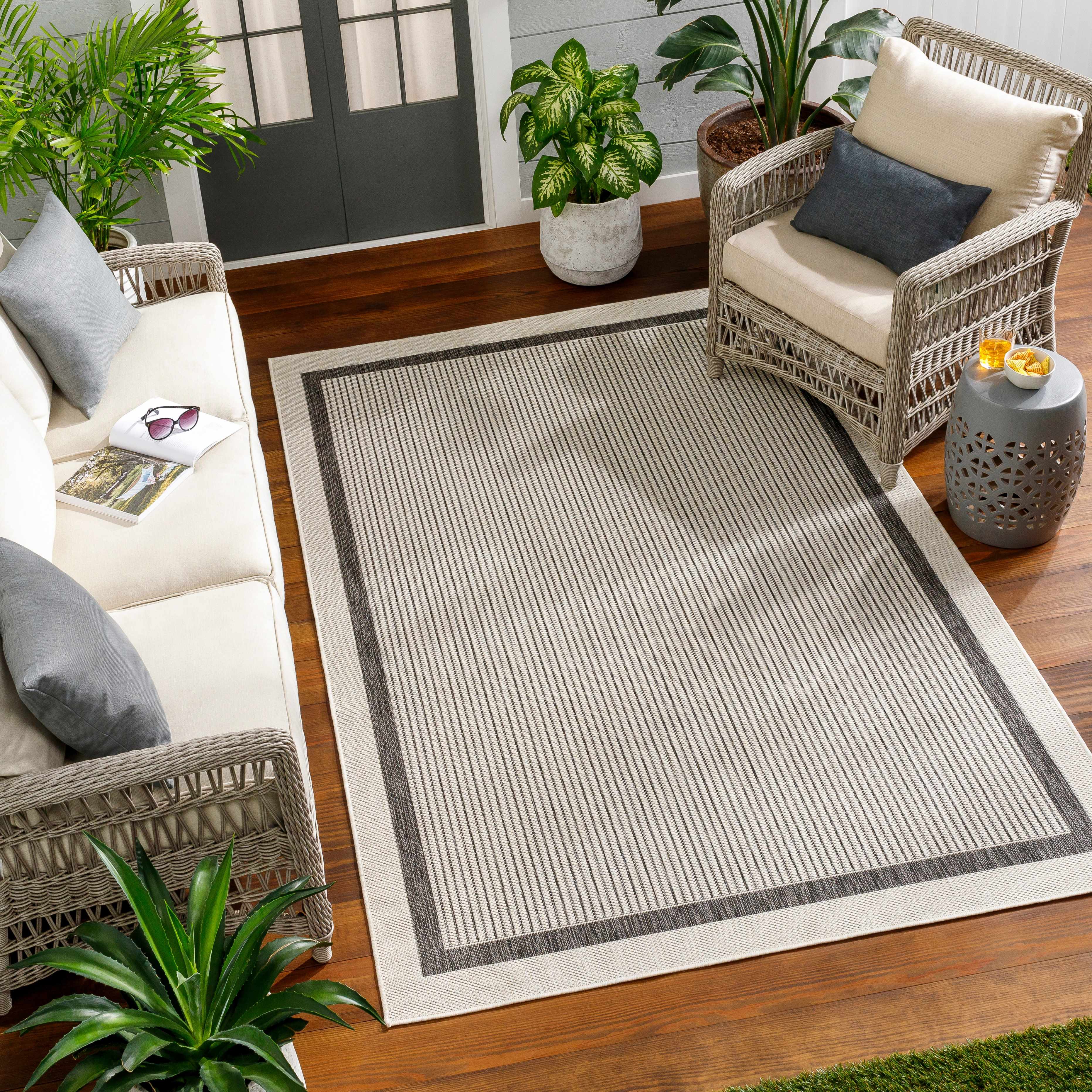 Hevel Black & White Area Rug - Clearance - Image 4